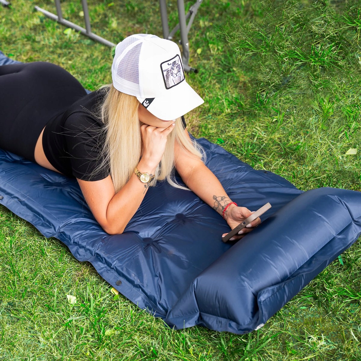 MATA SAMOPOMPUJĄCA KARIMATA TURYSTYCZNA Z PODUSZKĄ 193 cm DMUCHANA GRUBA Model materac gruby lekki pokrowiec