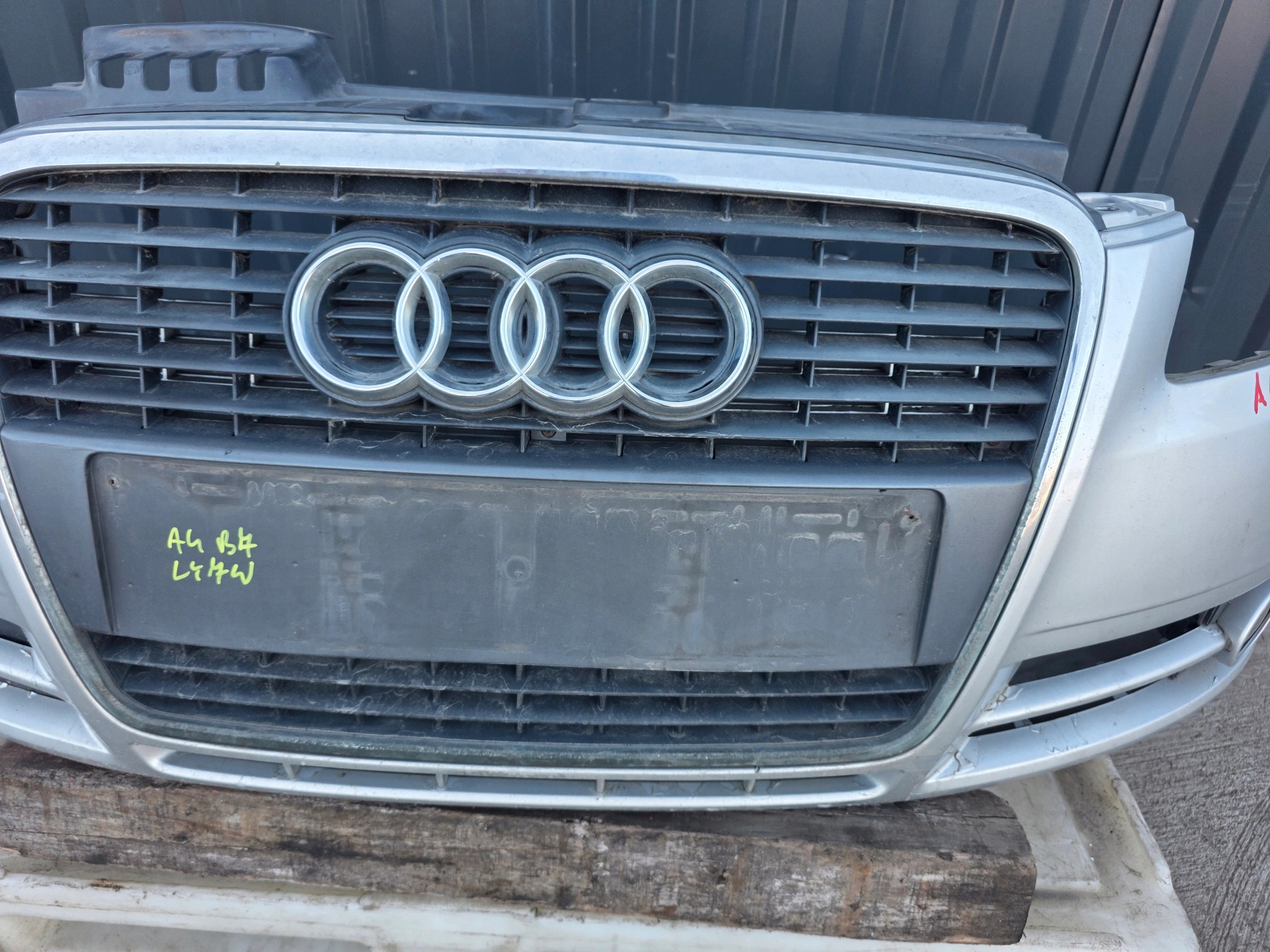 bumper front complete AUDI A4 B7 LY7W !!!