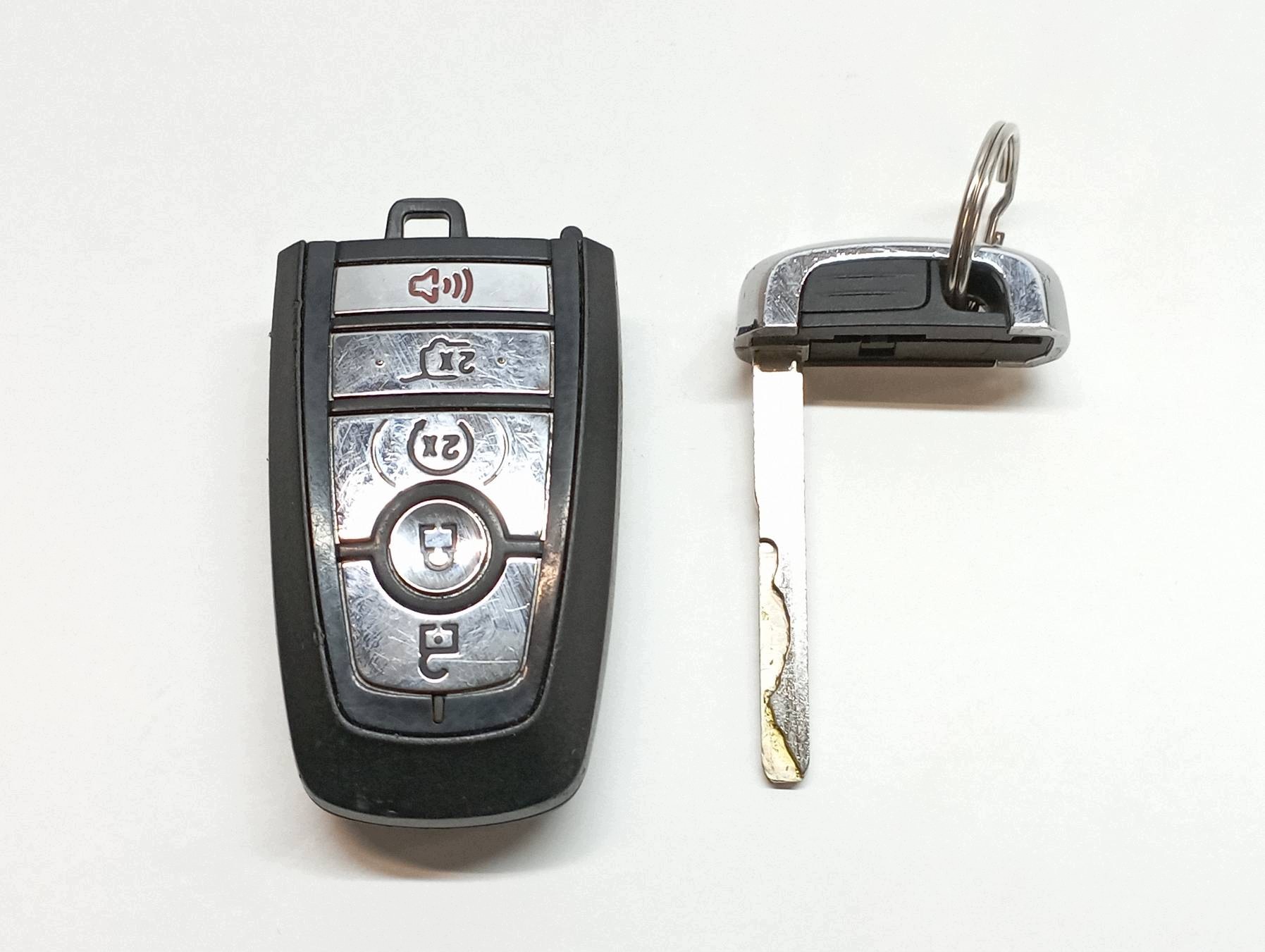 key PILOT KL7T15K601BA Lincoln Navigator IV (2017-2024)