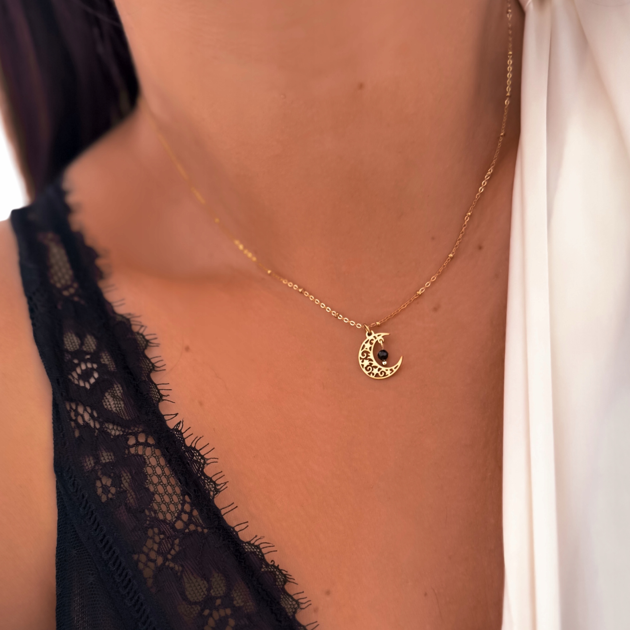 Naszyjnik z naturalnym turmalinem ażurowy księżyc pozłacana stal