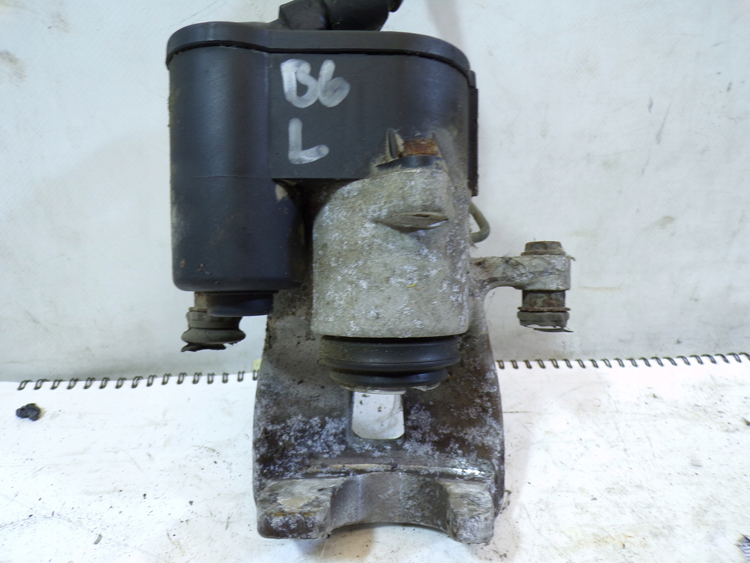 caliper brake rear electrical left VOLKSWAGEN PASSAT B6 KOMBI (1)