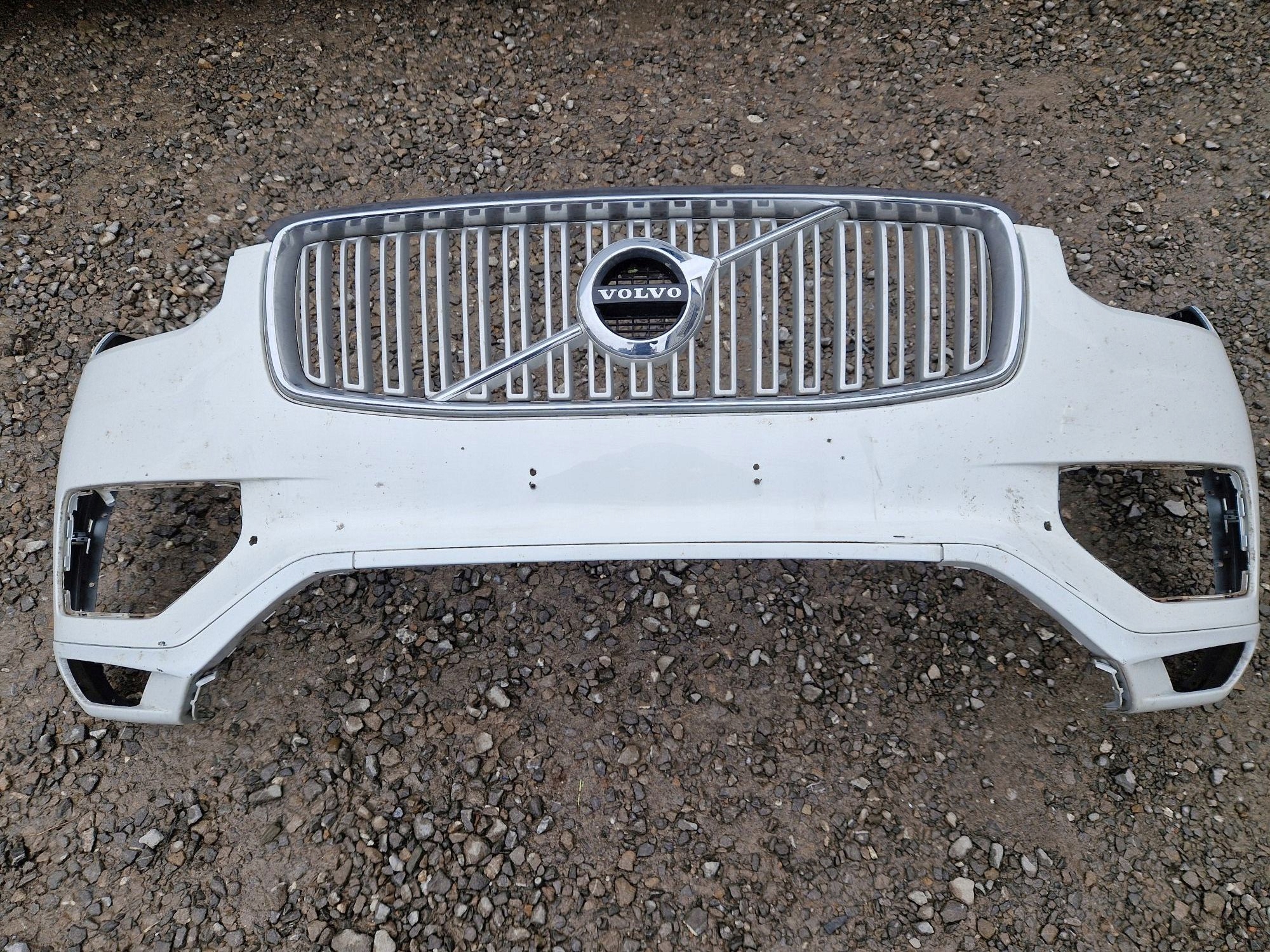 ZDERZAK PRZEDNI GRILL VOLVO XC90 II 2014R->