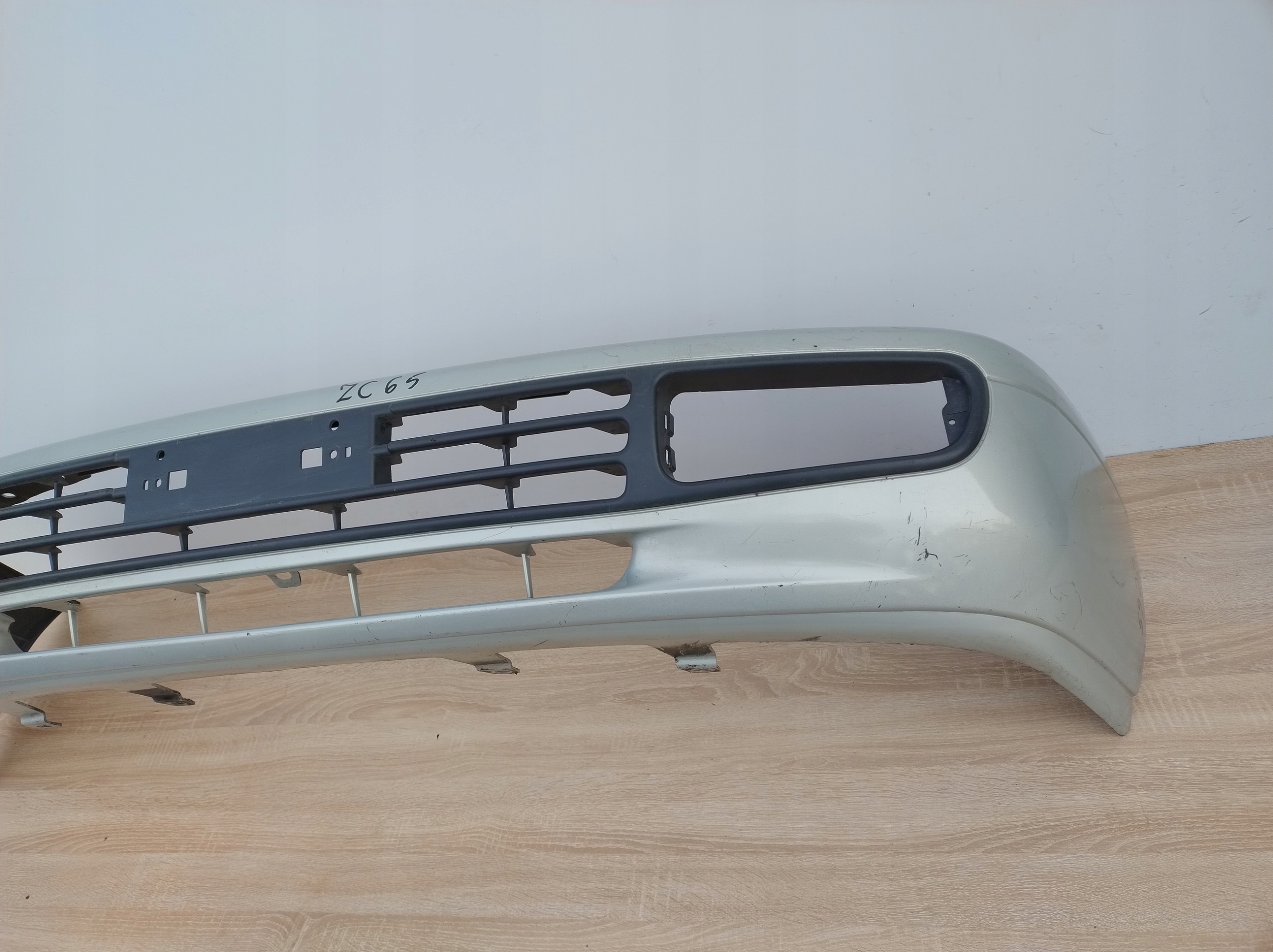 MITSUBISHI SPACE RUNNER 95-99 ROK bumper front
