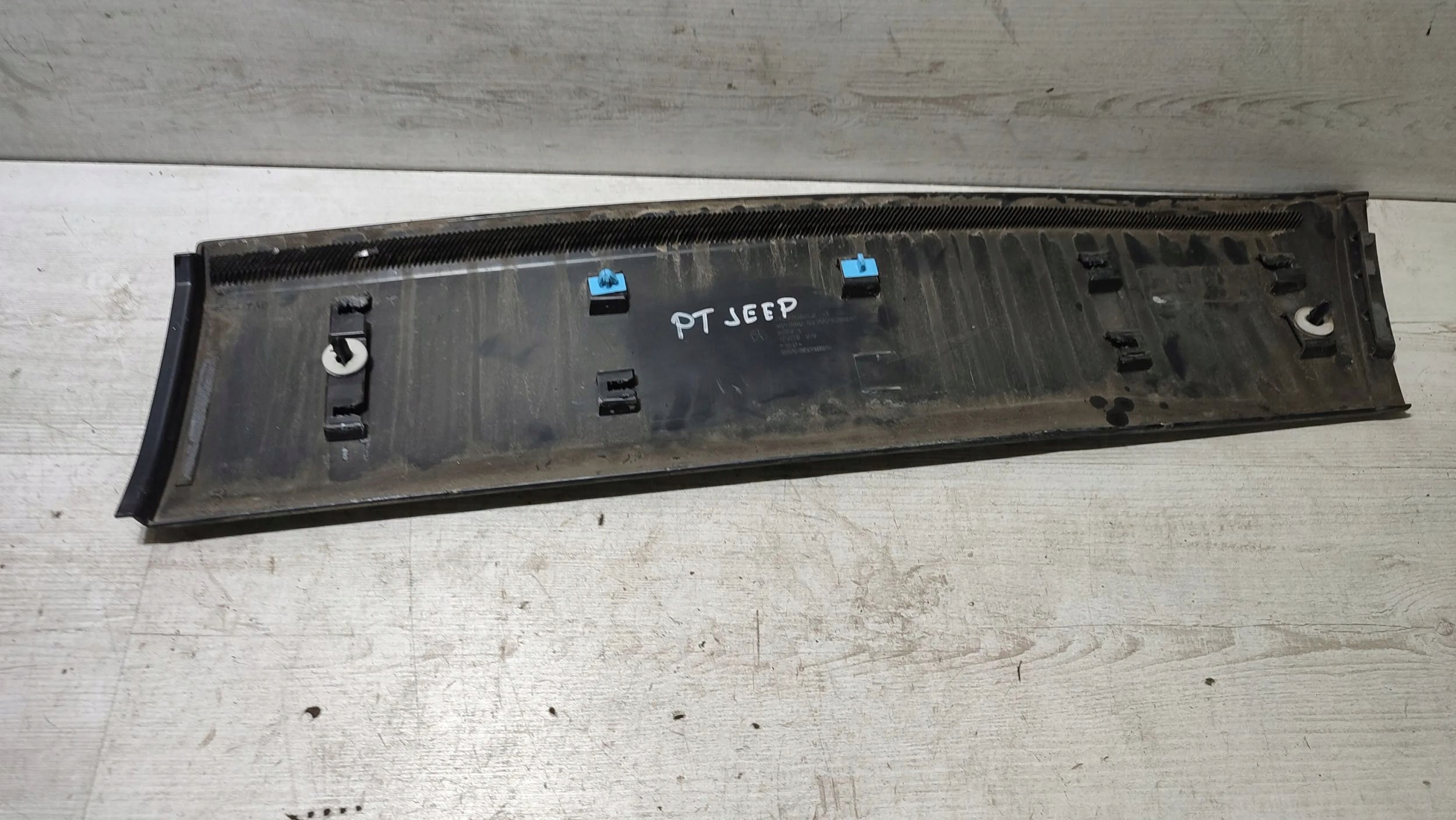Jeep Cherokee 2015 rear part right moulding door tylnych