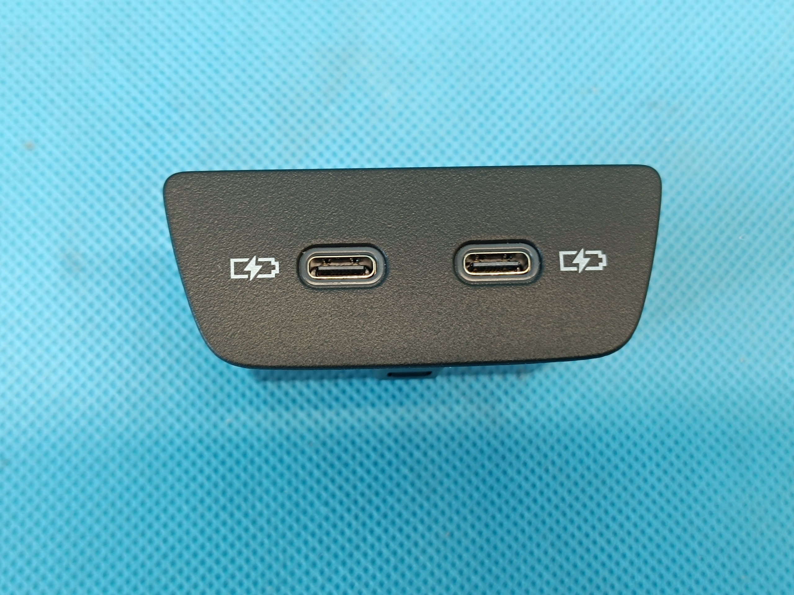 VW T-ROC LIFT 1.5 TSI 110KW 2025 R PORT GNIAZDO USB TYPU C DUAL 2G6035718