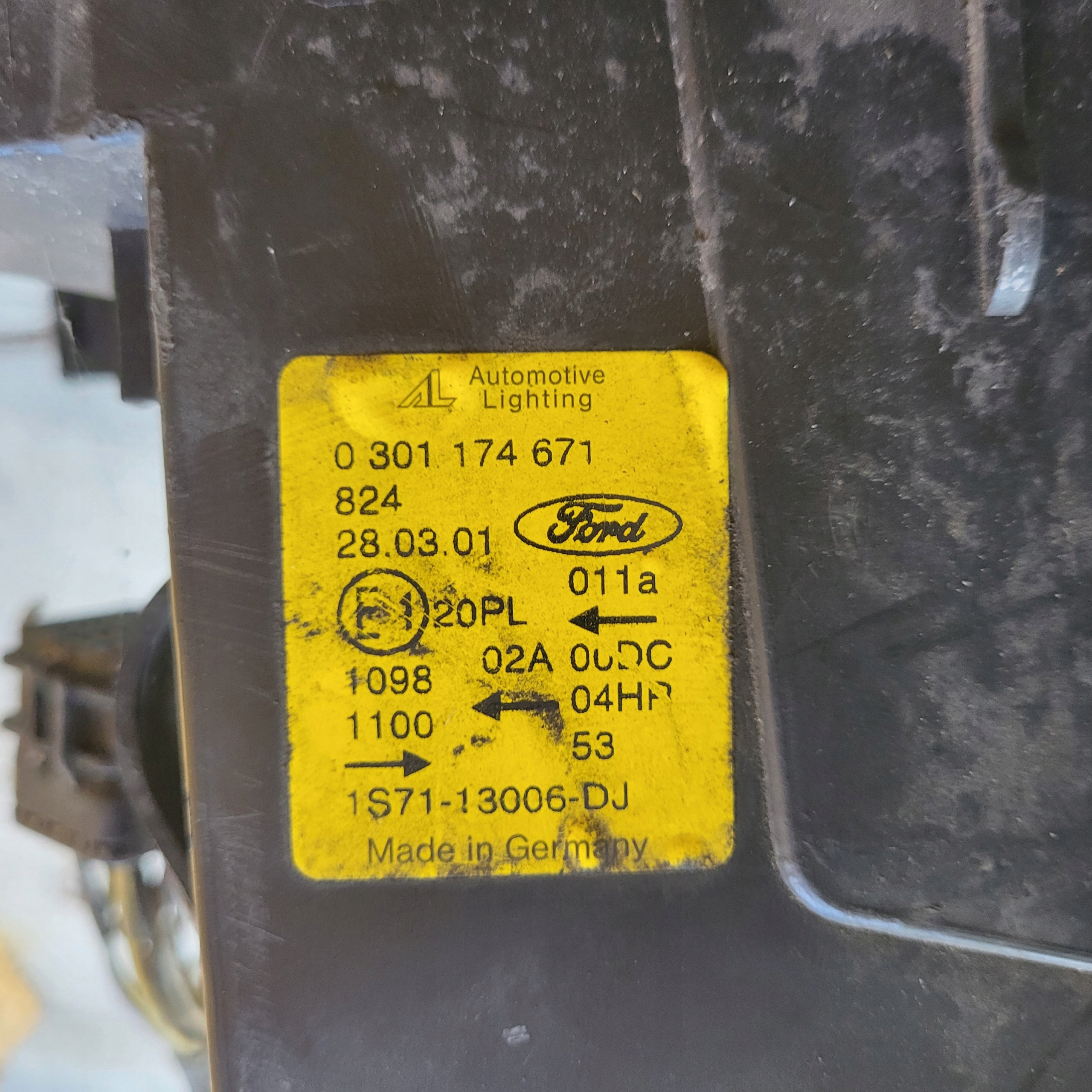 FORD MONDEO MK3 01-06LAMPA right right front