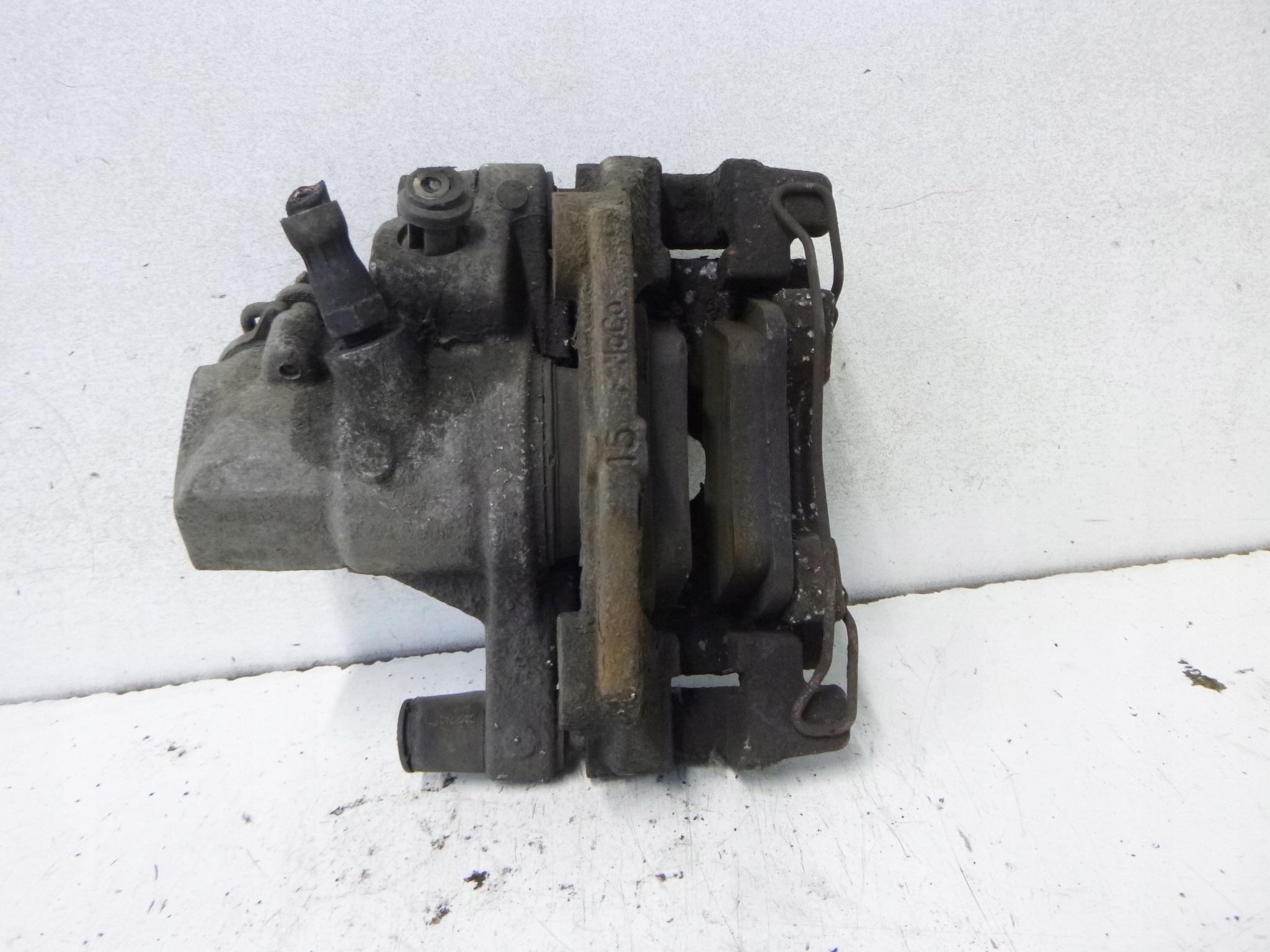 caliper brake rear part left Ford C- Max 1.8 03r.