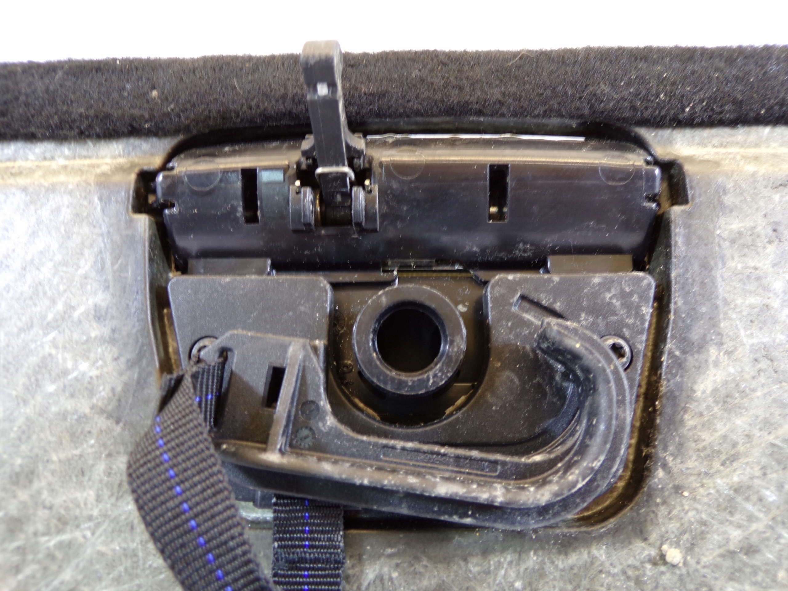 floor boot MERCEDES B KLASA W246 A2466800142