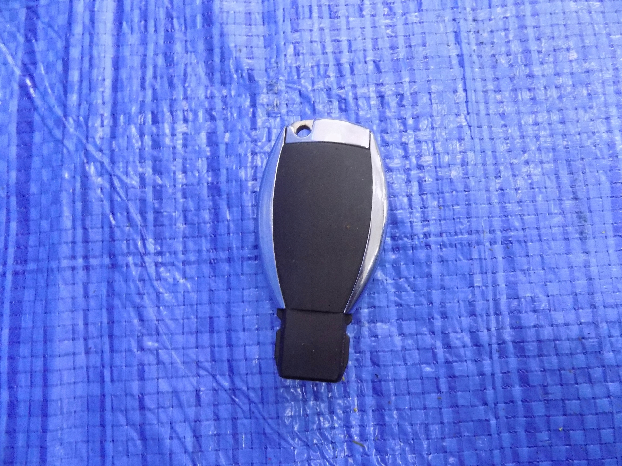 key PILOT 2 PRZYCISKI CHROM MERCEDES W176 LIFT