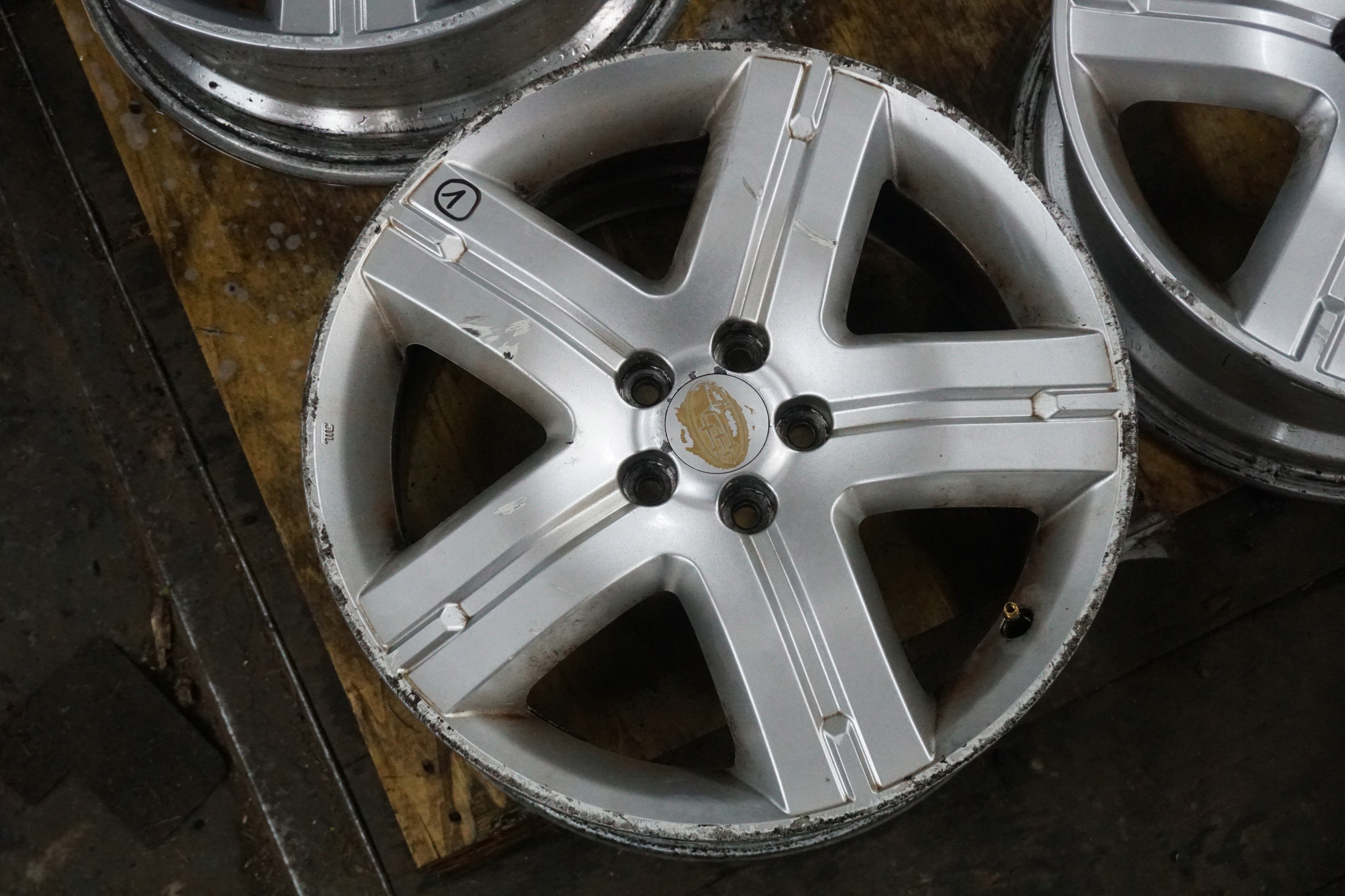 SUBARU FORESTER SG II FELGA B61 5X100 17x7j ENKEI 28111SA130 Kod producenta 28111SA130