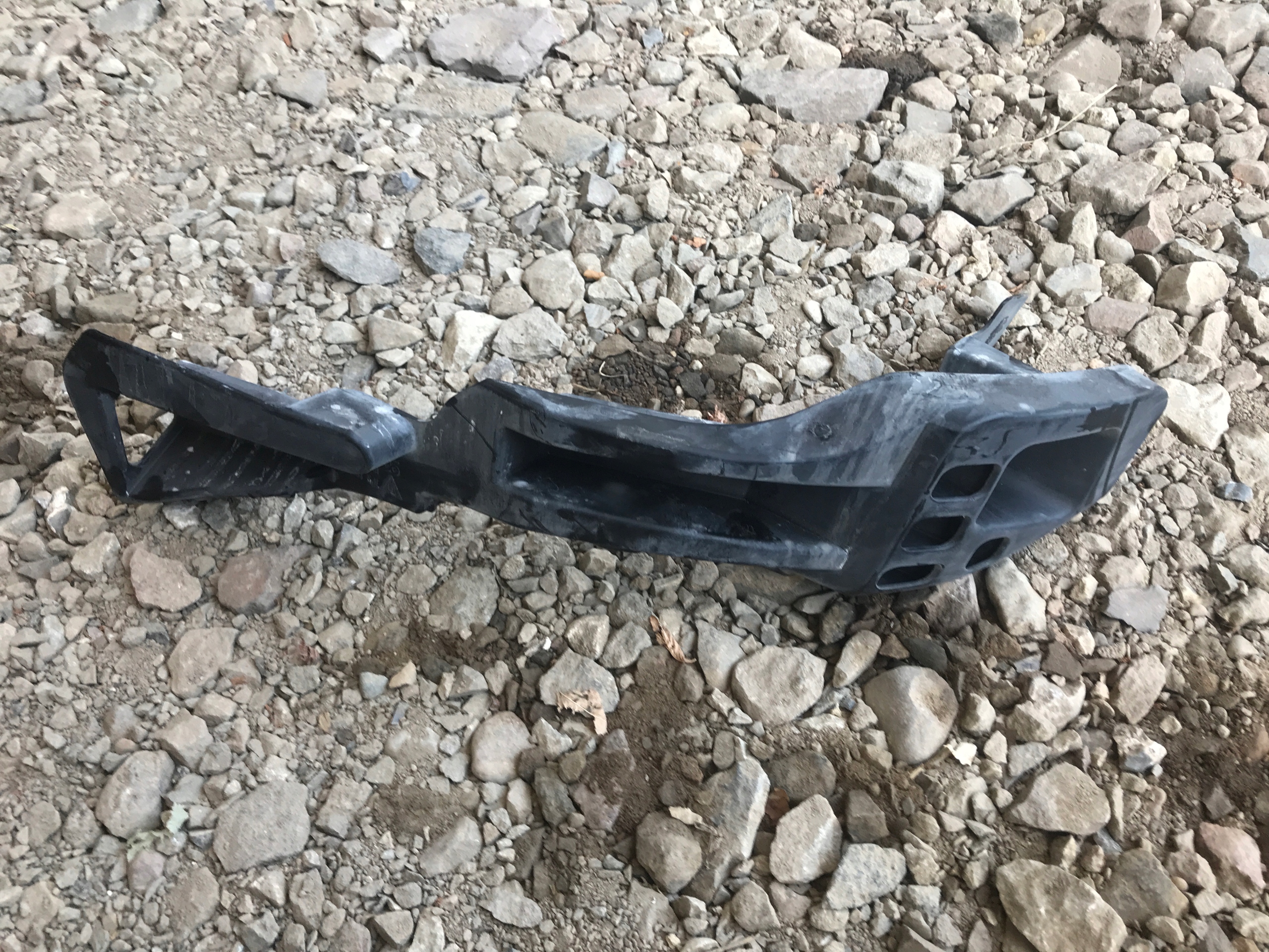 bumper bracket right rear part CAYENNE GTS 7P5807394A