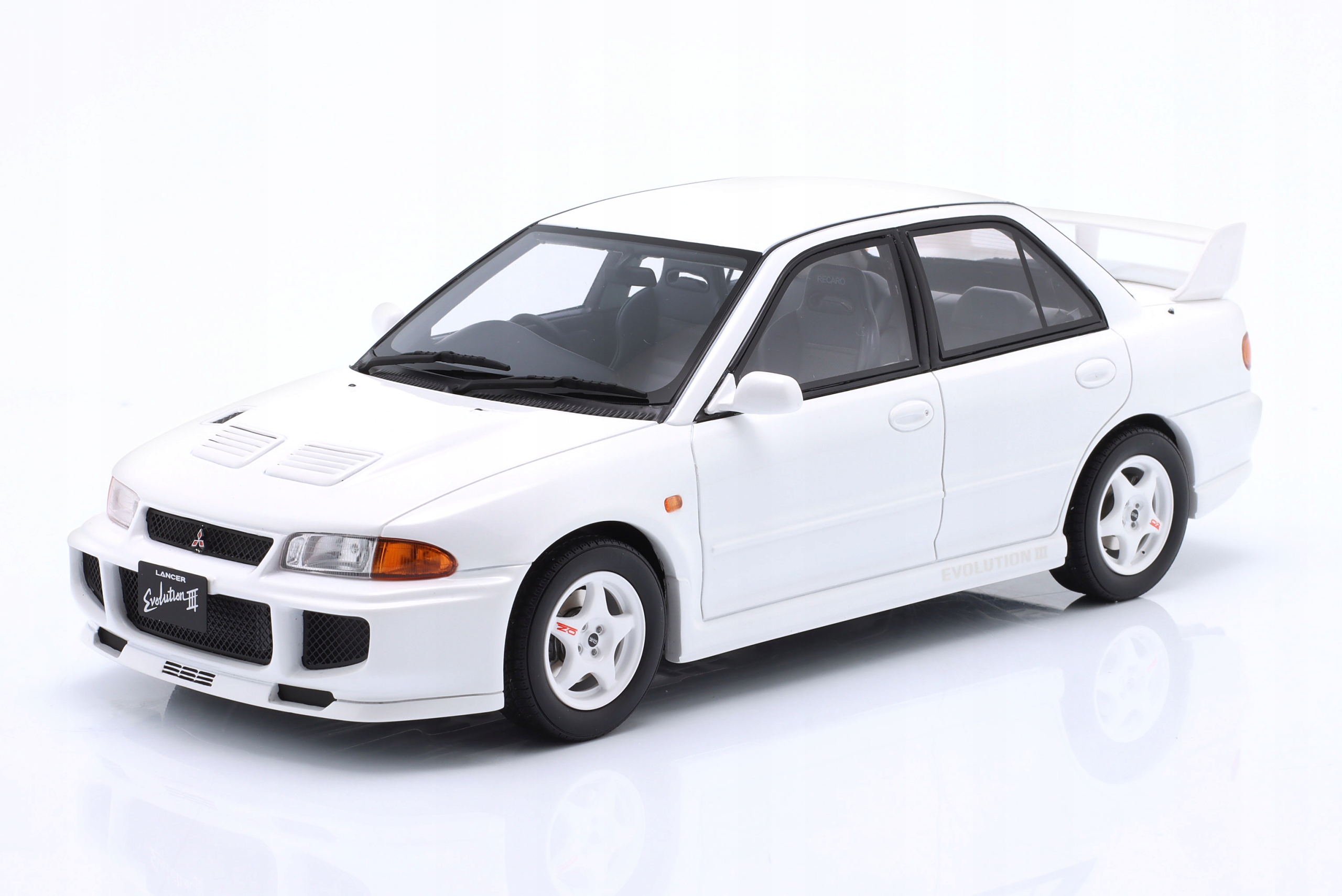 Mitsubishi Lancer Evo Evolution III 3 1995 Scotia White OttOmobile 1:18