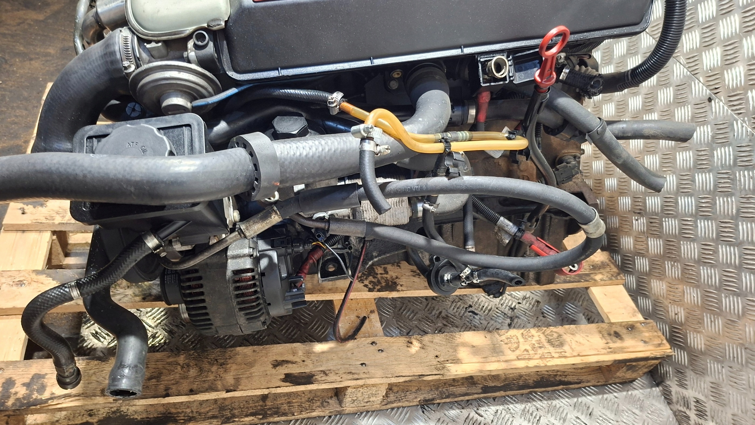 engine pillar Z UKLADEM PALIWOWYM BMW E39 M57D30 193KM