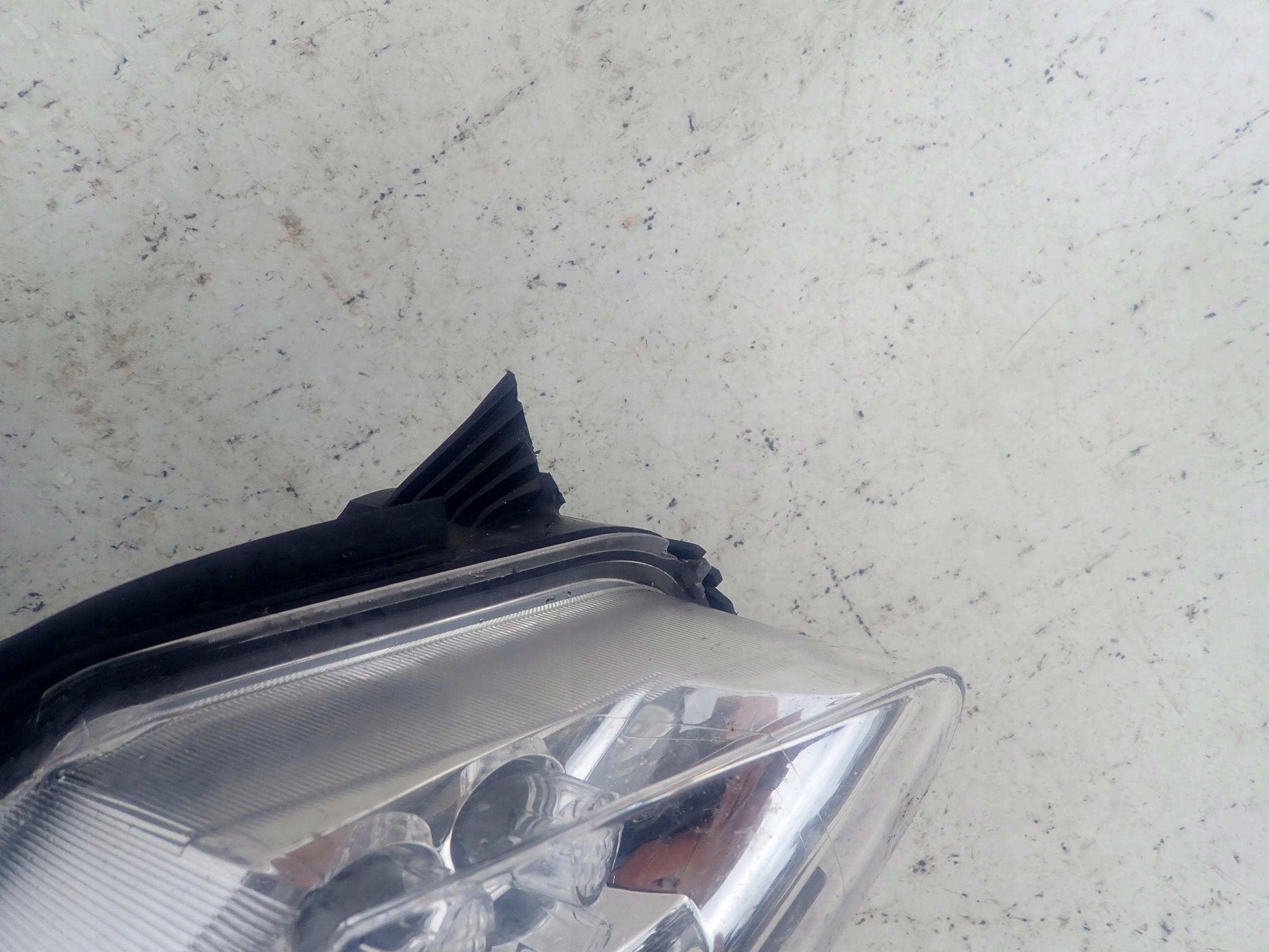 TOYOTA PROACE II 16- light right front XENON LED