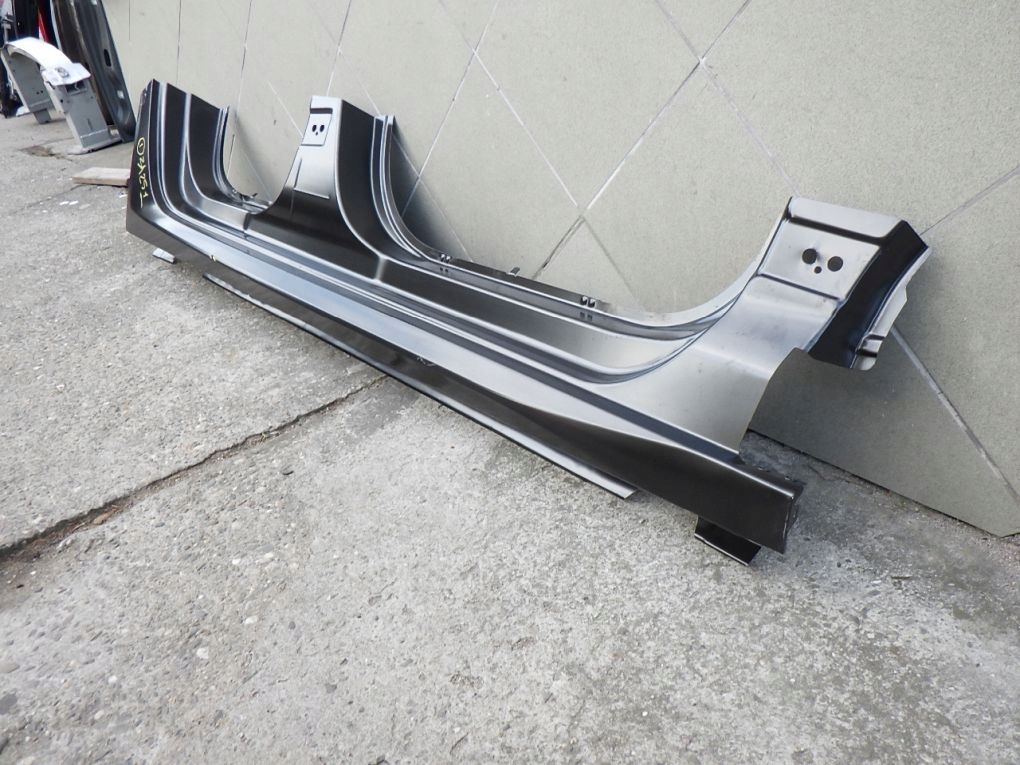 PEUGEOT 208 II 2 2019- threshold right