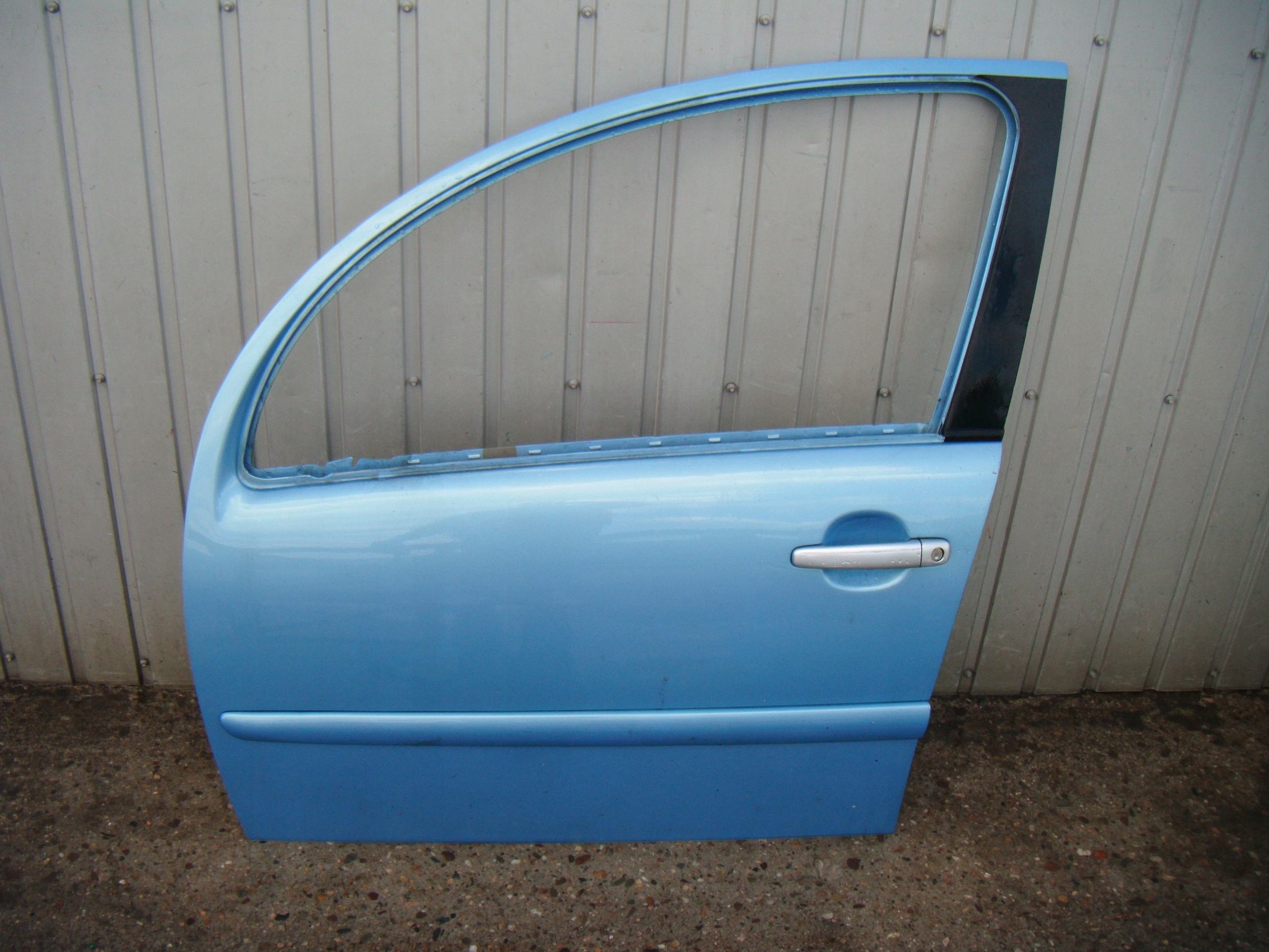 CITROEN C3 2002 - 2009 1.4 DRZWI LEWY PRZÓD LEWE PRZEDNIE KOD LAK: KMYB Numer katalogowy części CITROEN C3 2002 - 2009 1.4 DRZWI LEWY PRZÓD LEWE PRZEDNIE KOD LAK: KMYB - RTEKO