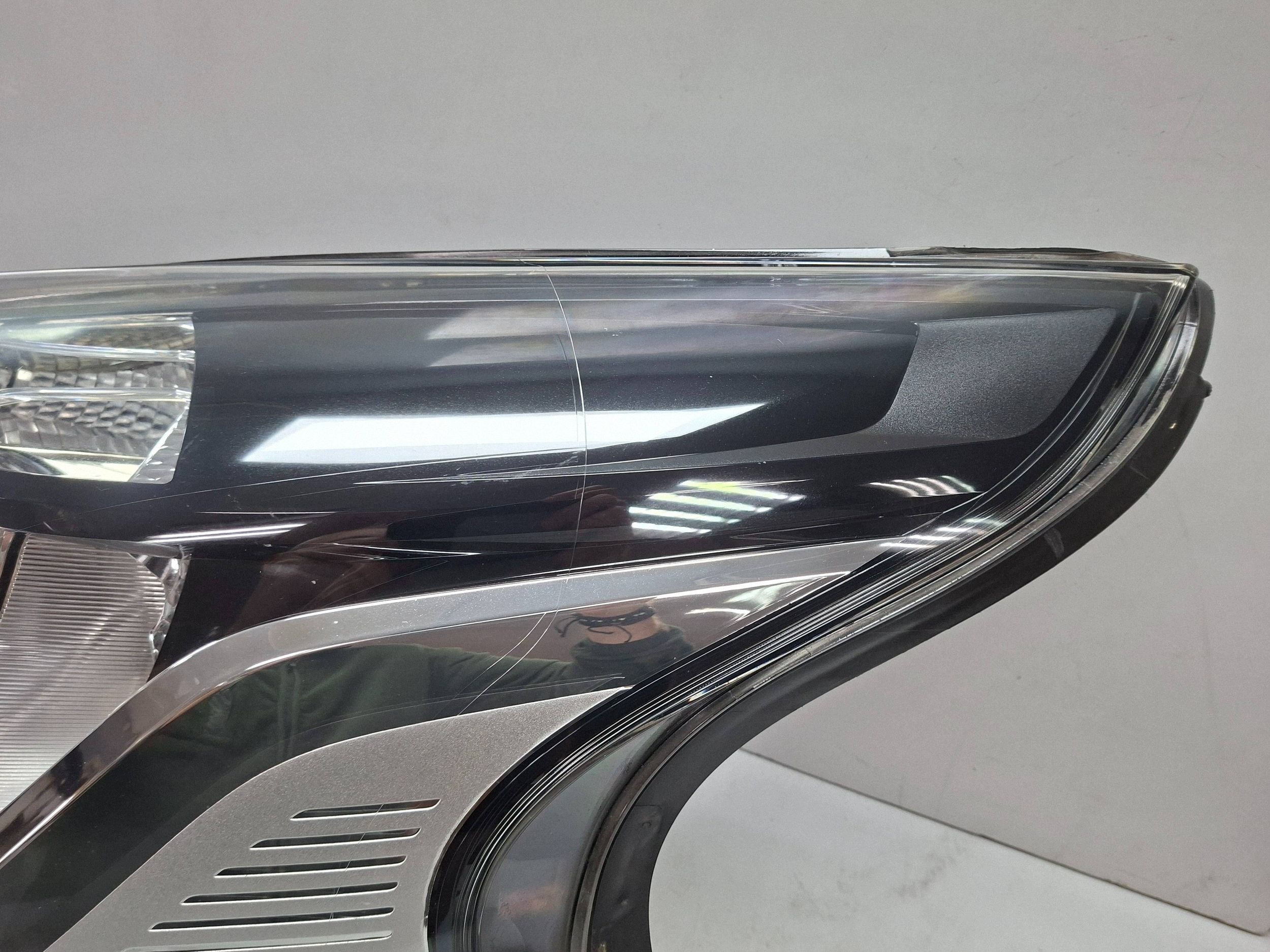 light front left 260608912R RENAULT TRAFIC III 2014
