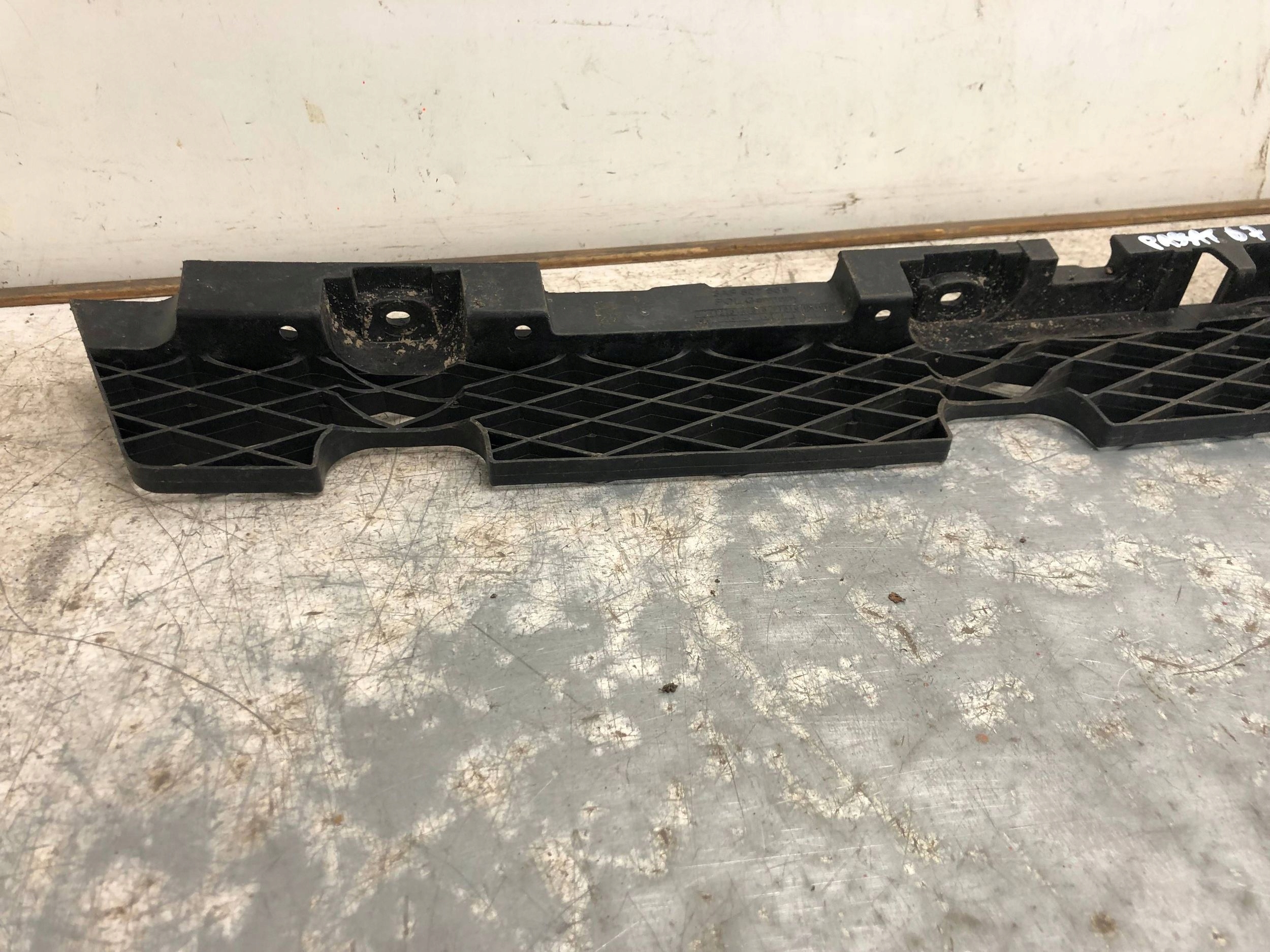 bumper bracket rear part VW PASSAT B7 KOMBI 3AF807863