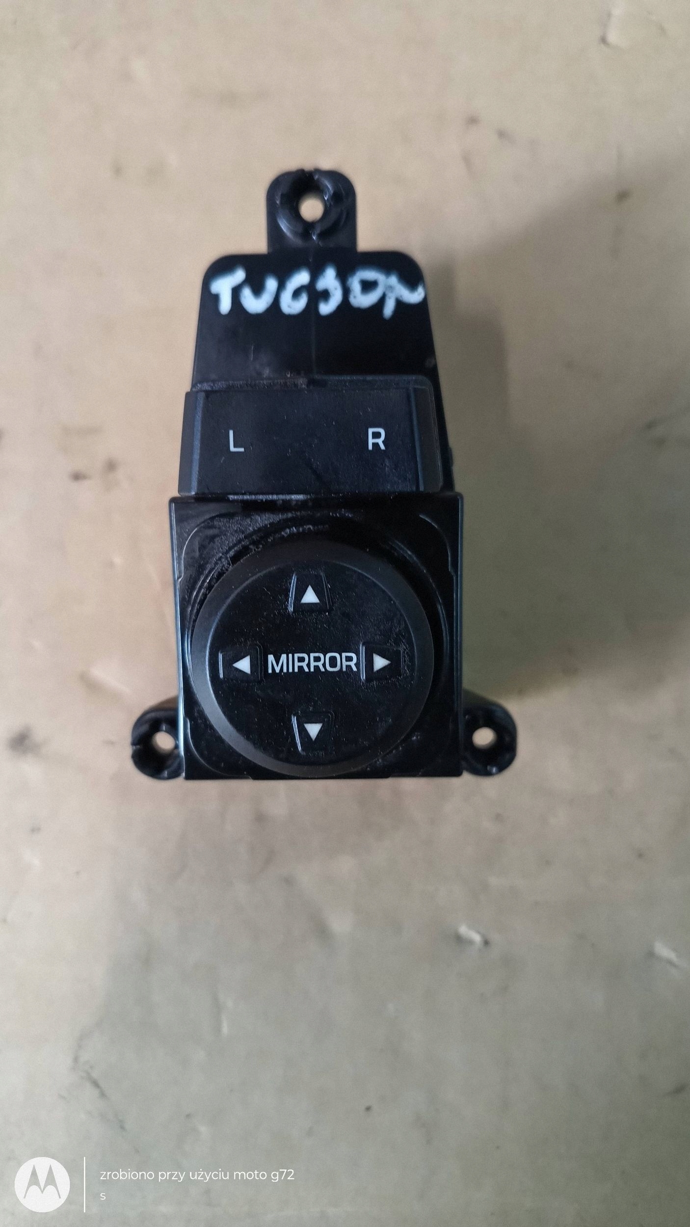 HYUNDAI TUCSON III mirror control switch button 93573-D3020 2015R