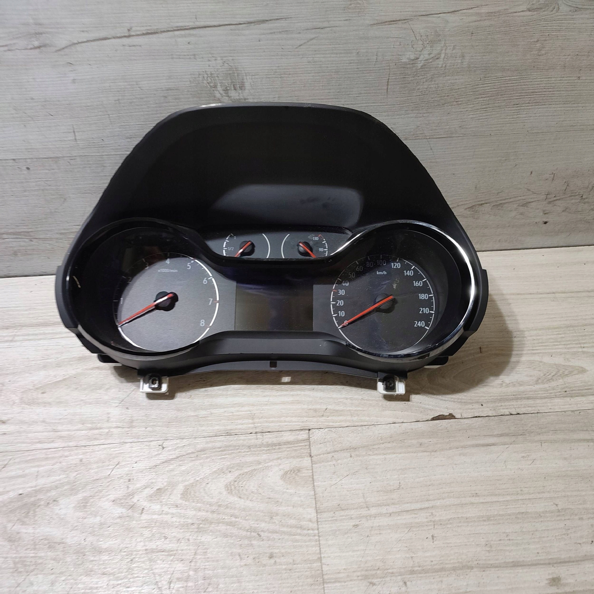 dials Opel Corsa F 9831576180