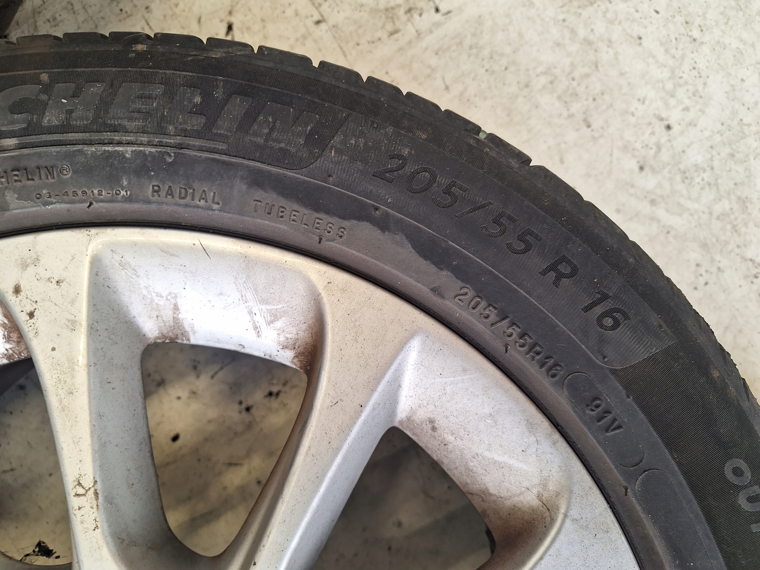 AUDI A3 8V 12-16 discs + tyres 205/55 R16