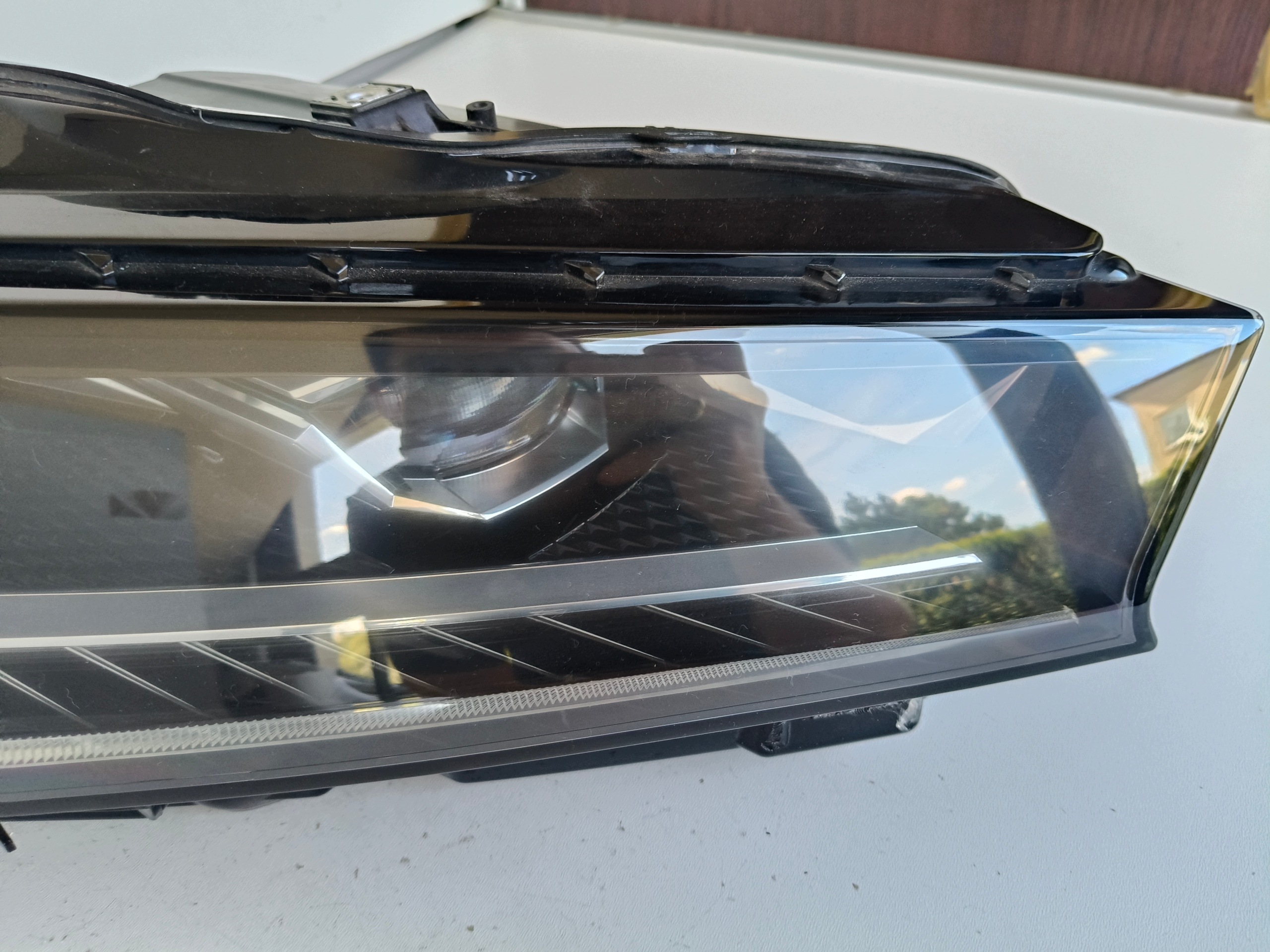 light right REFLEKTOR SKODA SUPERB IV 4 3P0 23- FULL LED