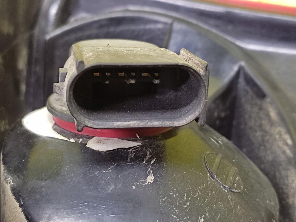 MAZDA TRIBUTE light left rear part
