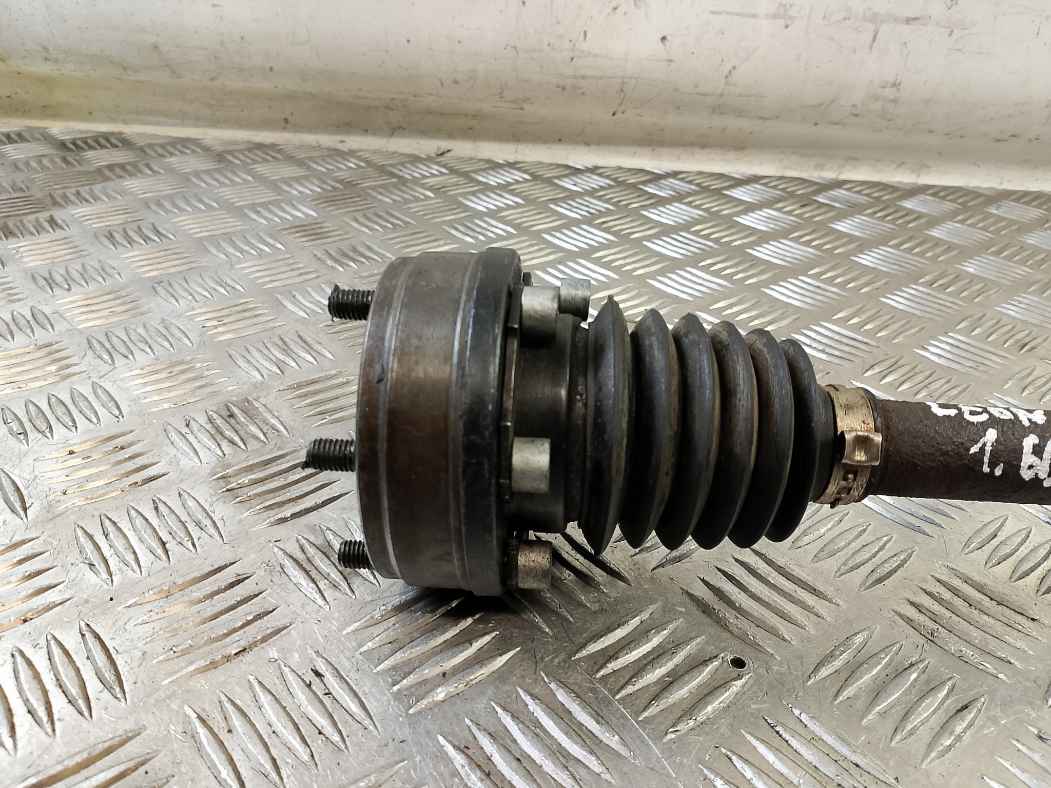 semi-axis left short. SEAT LEON and 1 1.6 B