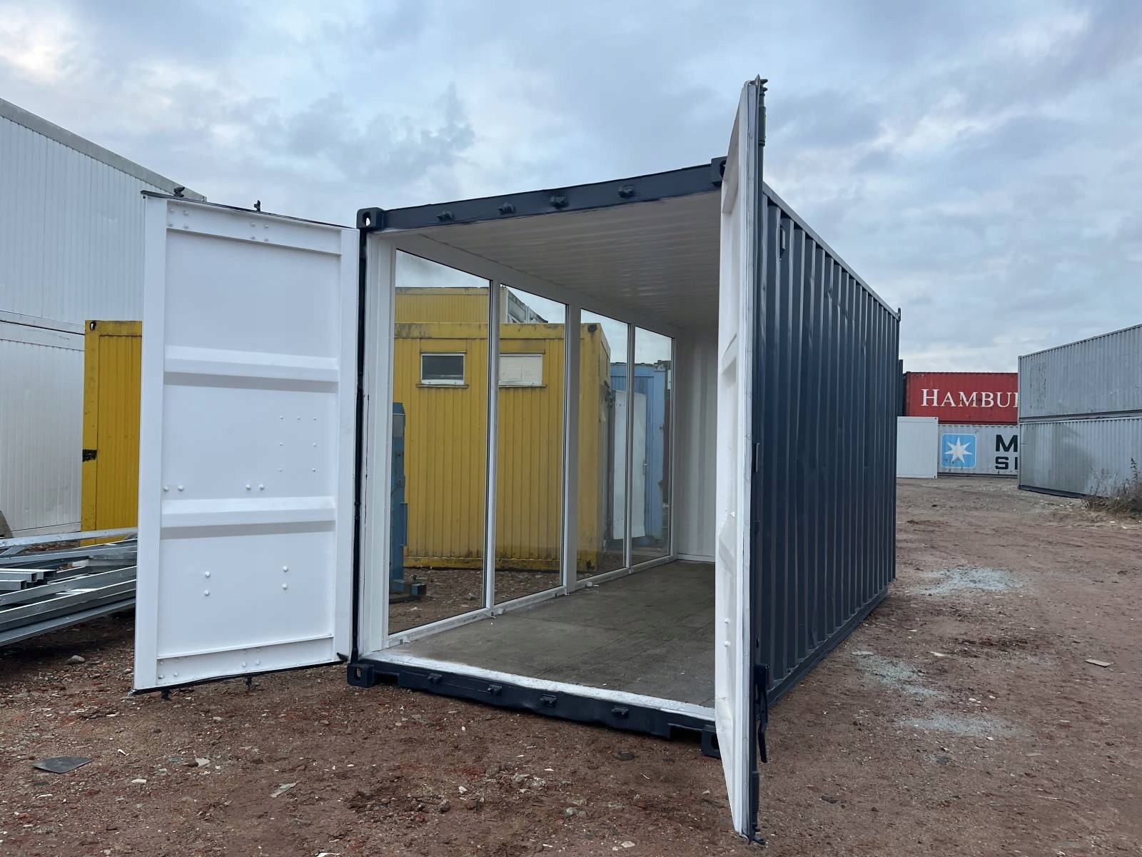 KONTENER MORSKI 20 HC Z WITRYNĄ Długość 6 m