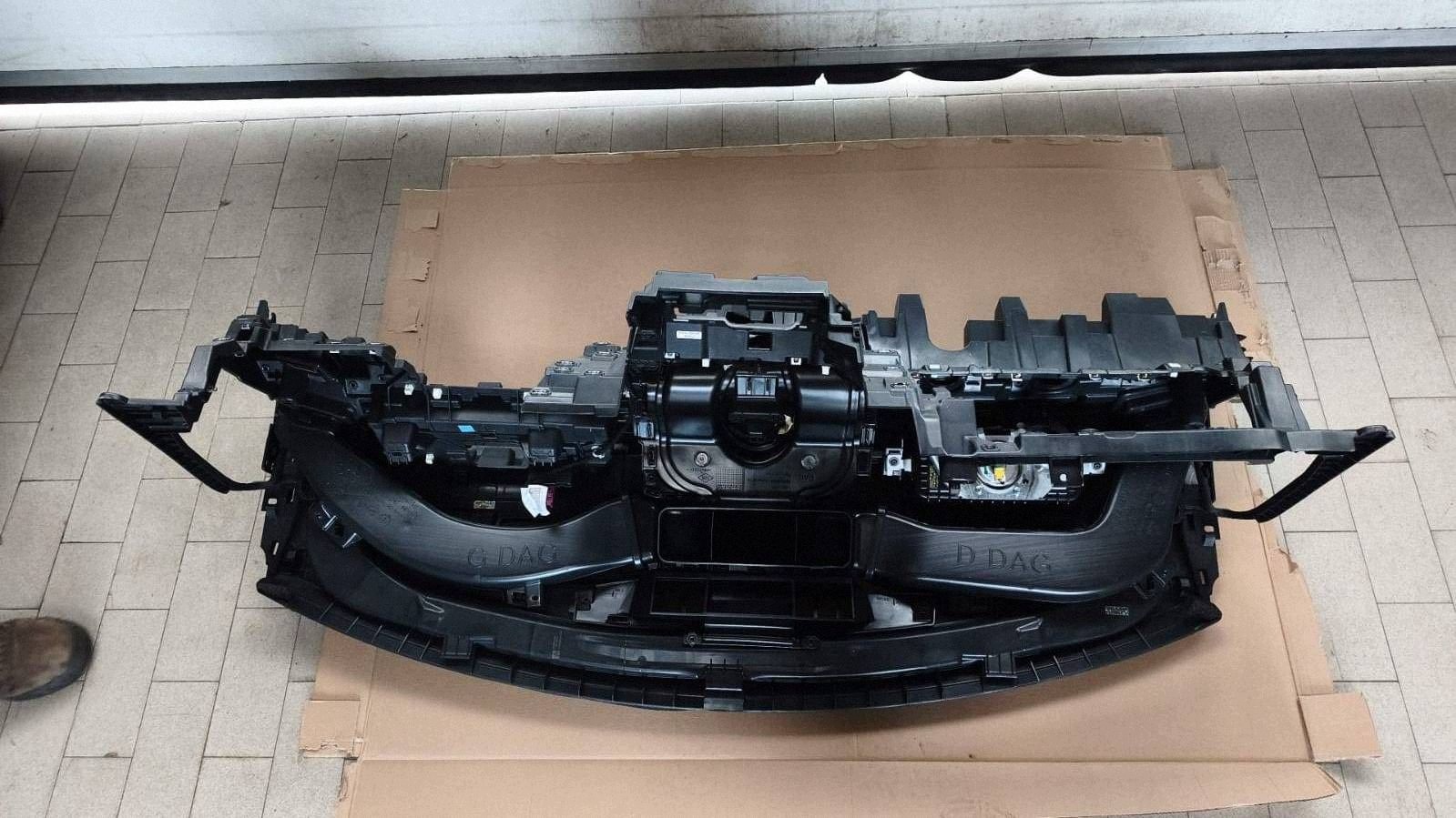 console dashboard airbag PASAZER KIEROWCA tension belts adjusters RENAULT 4 e-tech