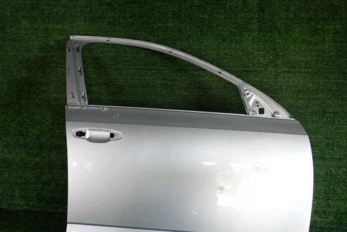 SKODA OCTAVIA III door right front front