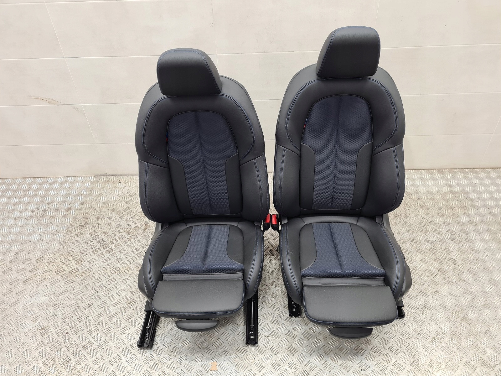 BMW F39 the centre seats TUNEL side upholstery m-packet