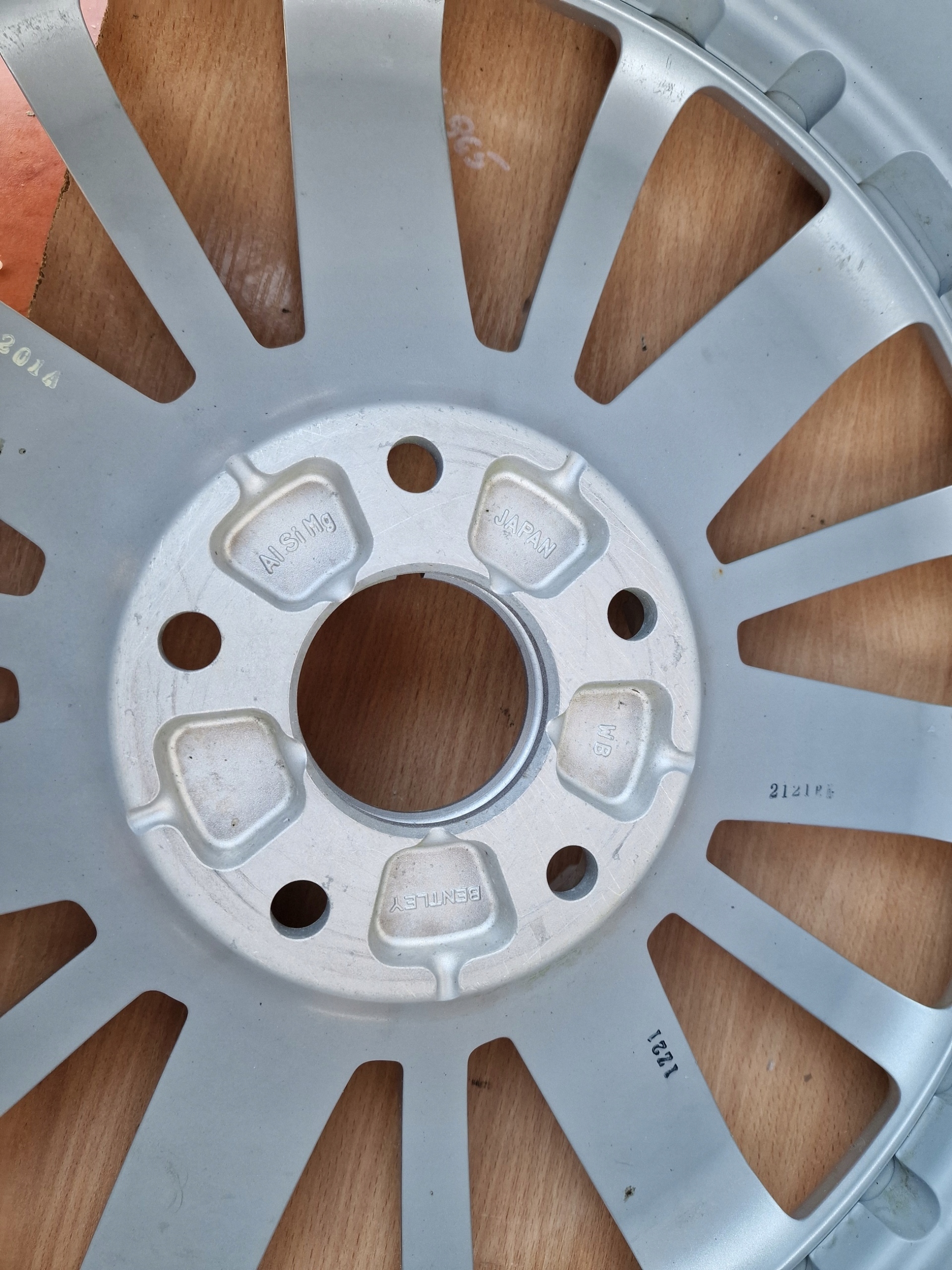 disk BENTLEY MULSANNE 9X21 ET61 3Y0601025 5X 130