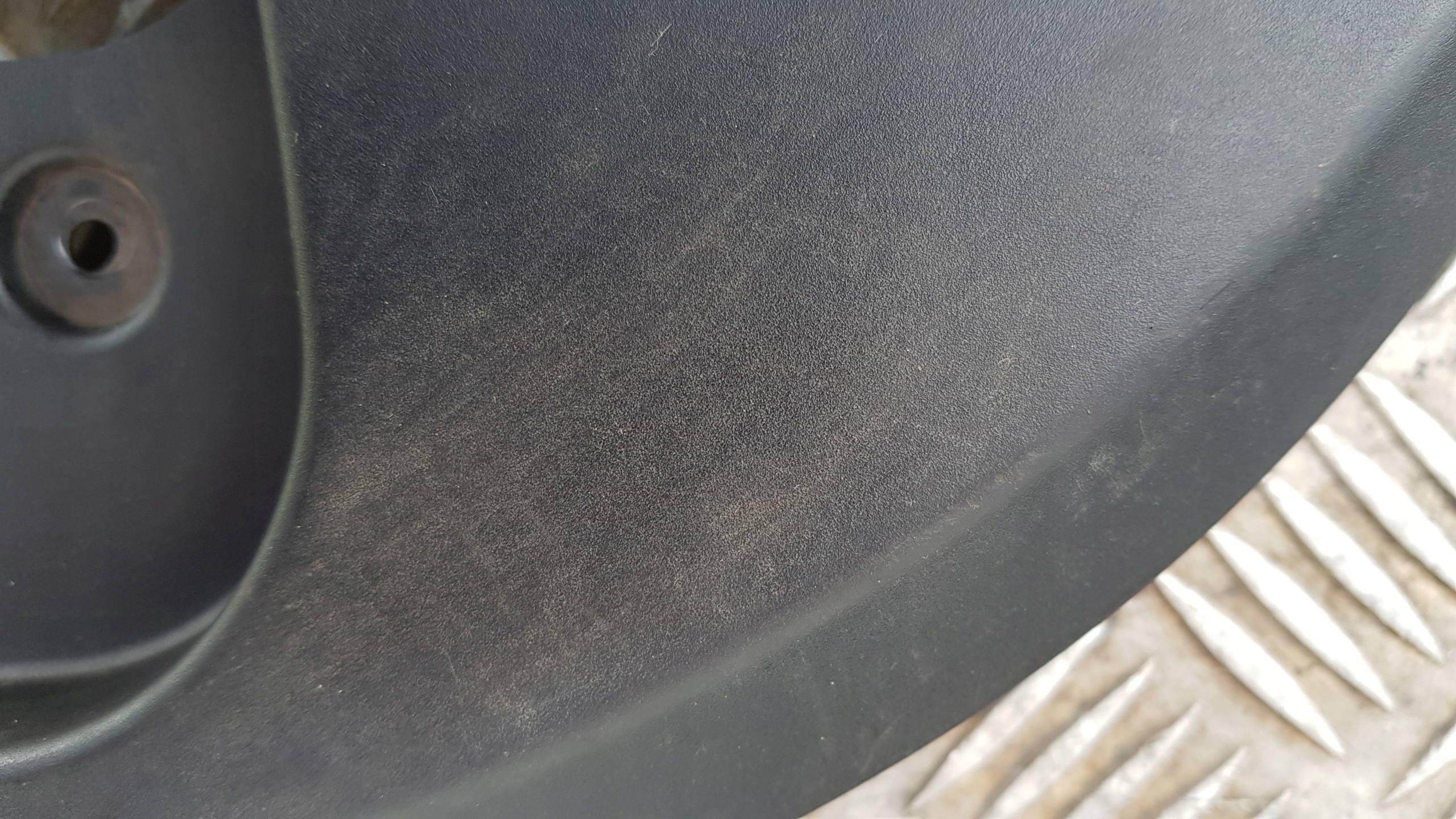 BMW E87 krytka PRAHU levá kryt