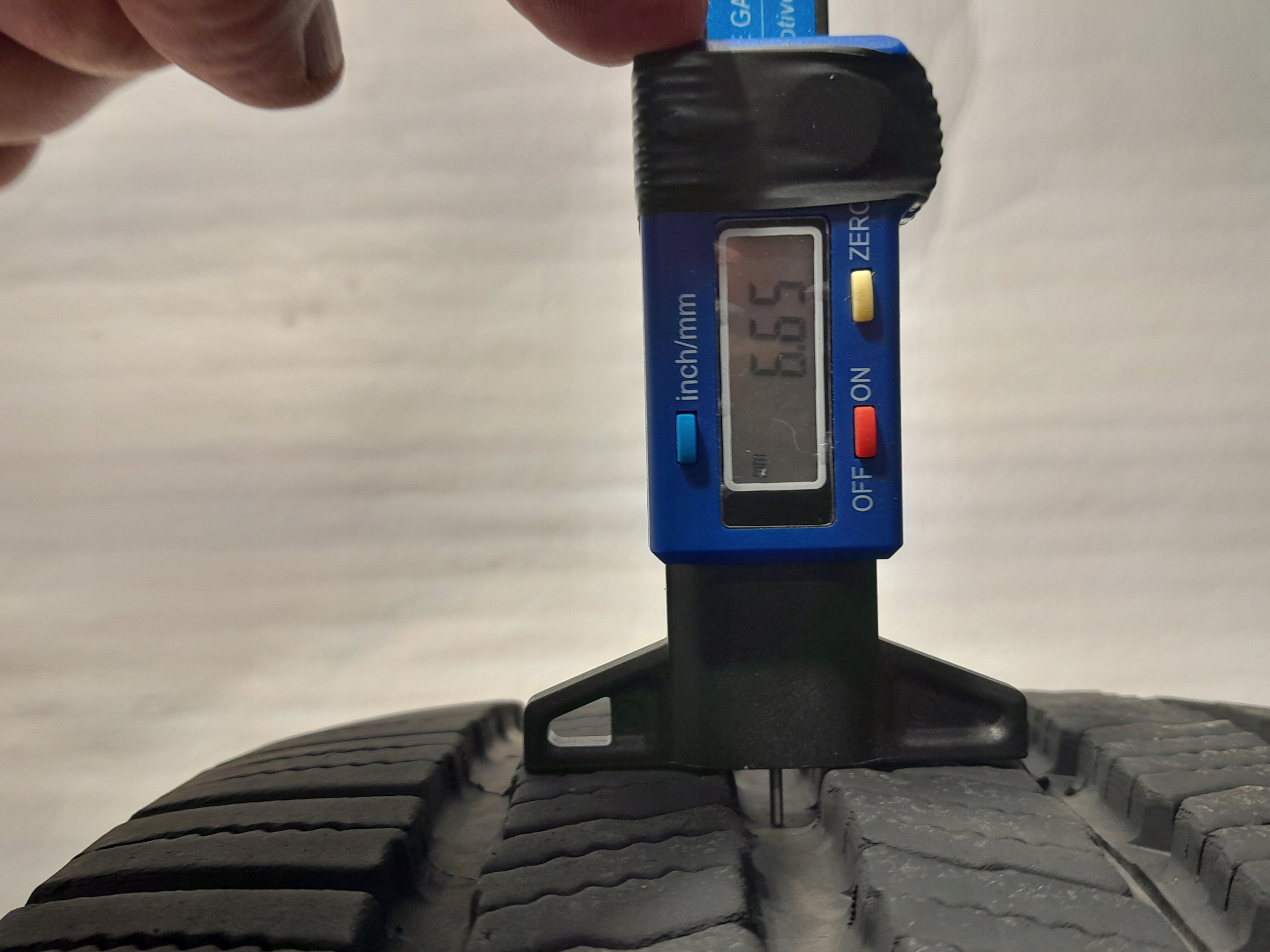 PORSCHE CAYENNE 7P5 discs tyres 18" CALI KOMPLET
