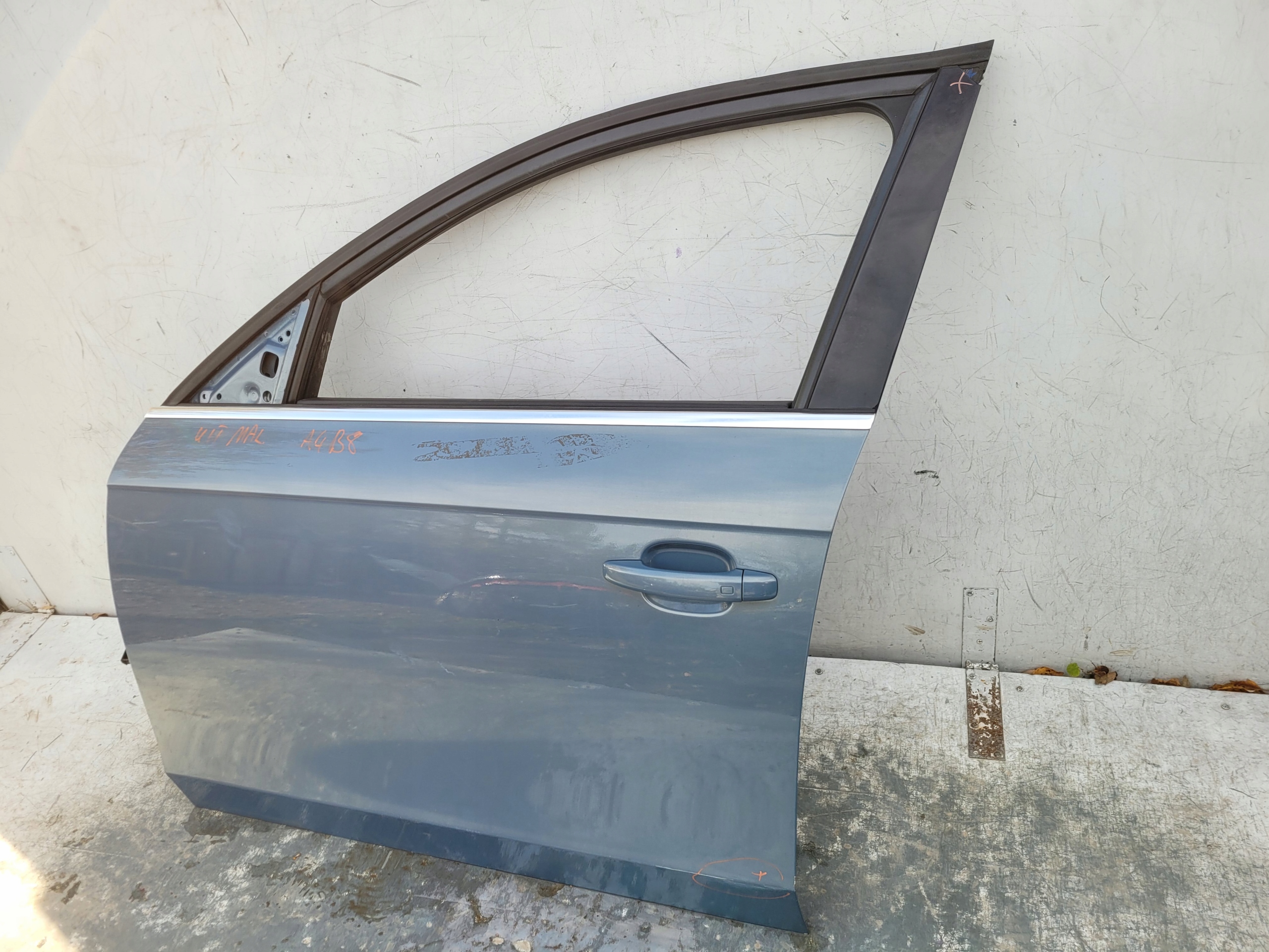 Audi A4 B8 sedan 8K 07- door left front front