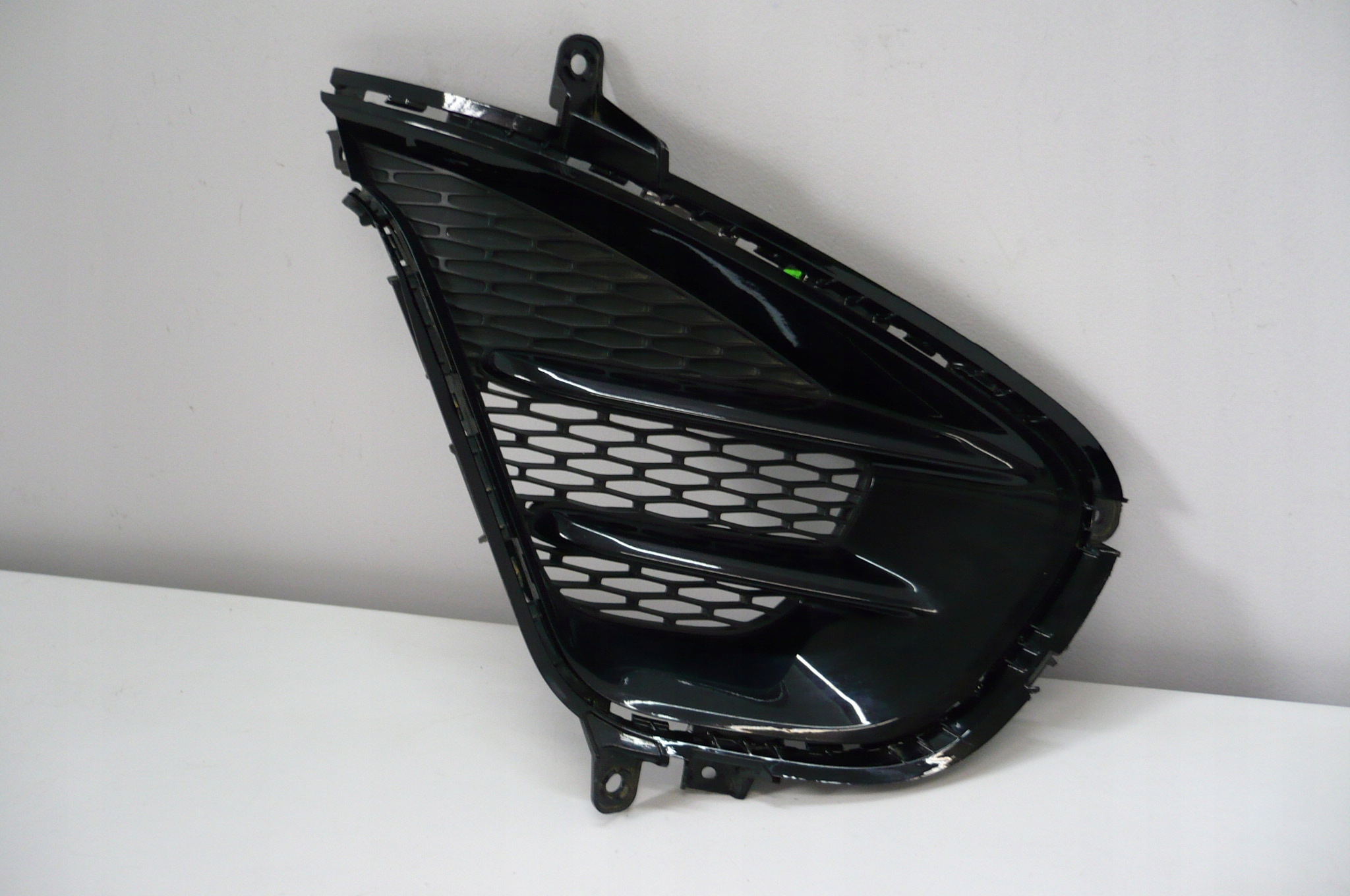 KIA CEED 3 III LIFT 21- GT-LINE grid of a bumper right front