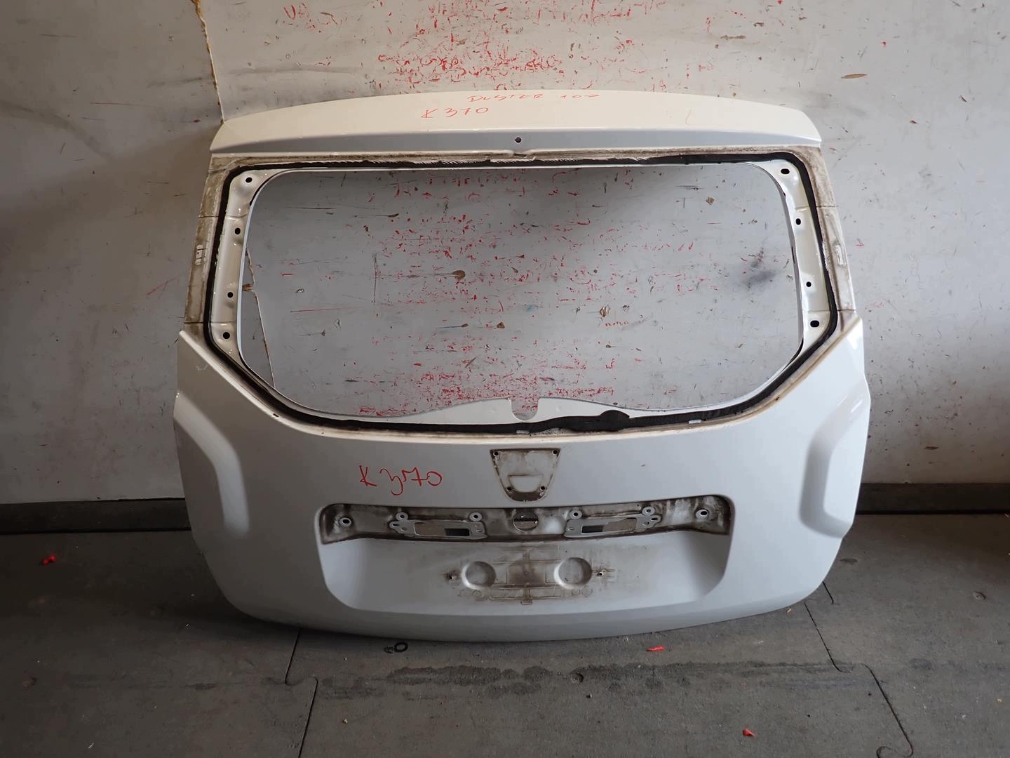 trunk door DACIA DUSTER and 2010-2017
