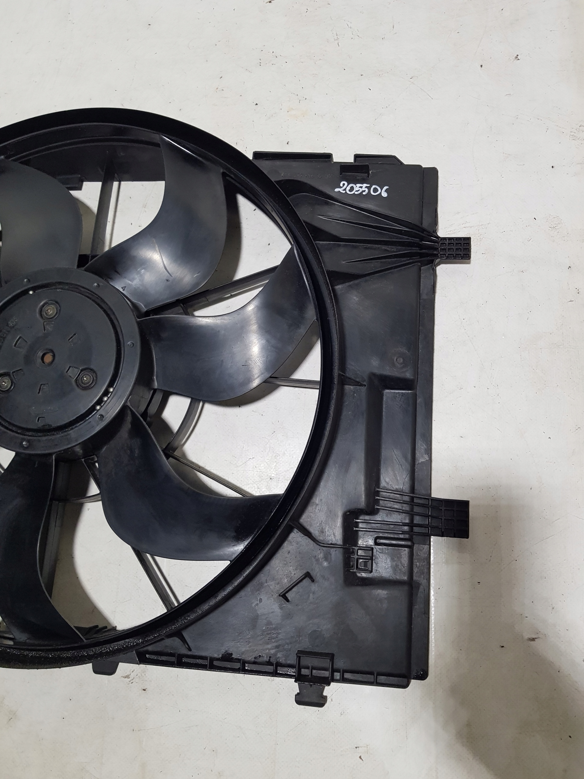 ventilátor chladiče MERCEDES W205 0999060812
