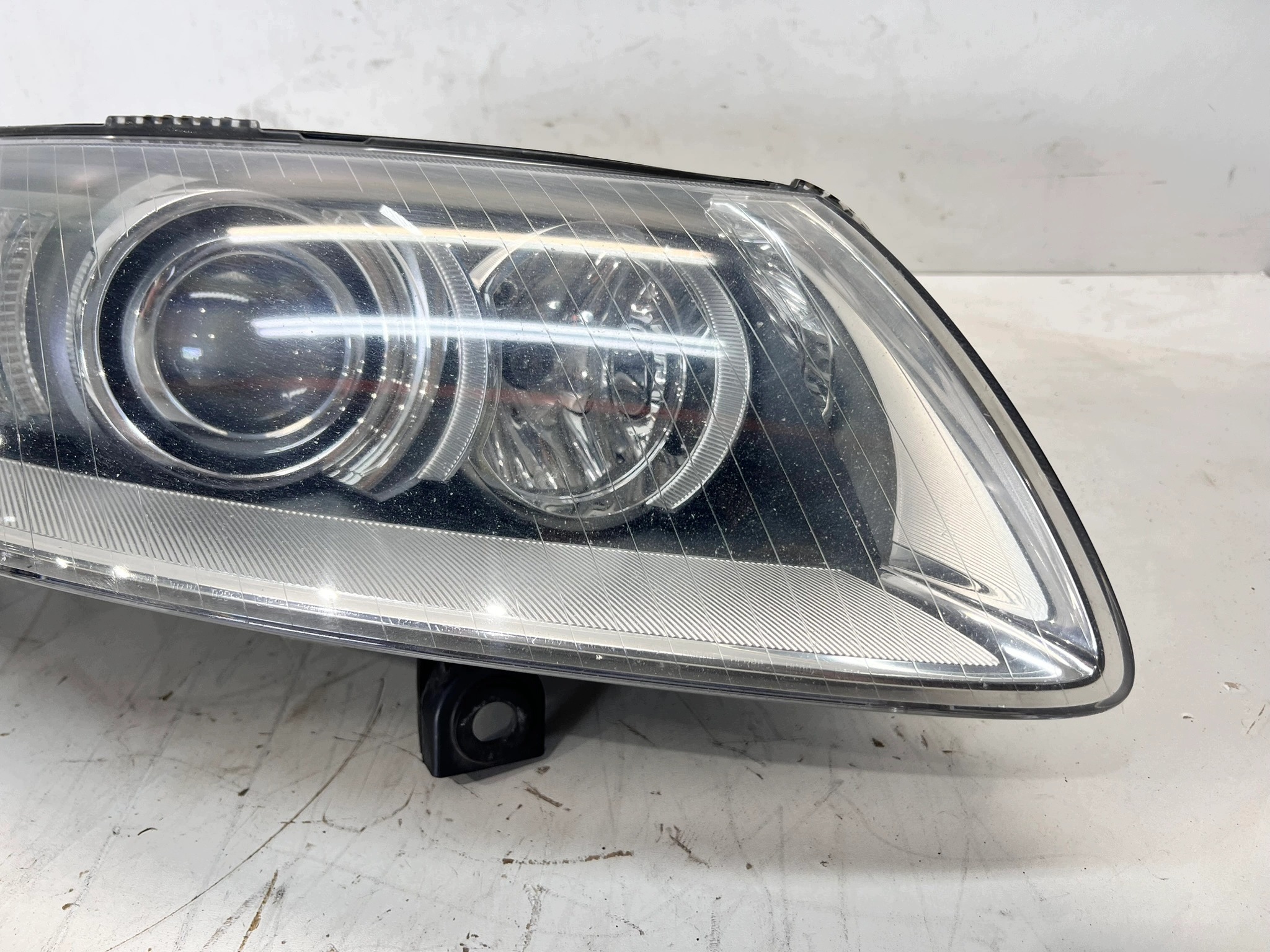 REFLEKTOR right front XENON AUDI A6 C6 4F0941030CQ EU 36/26