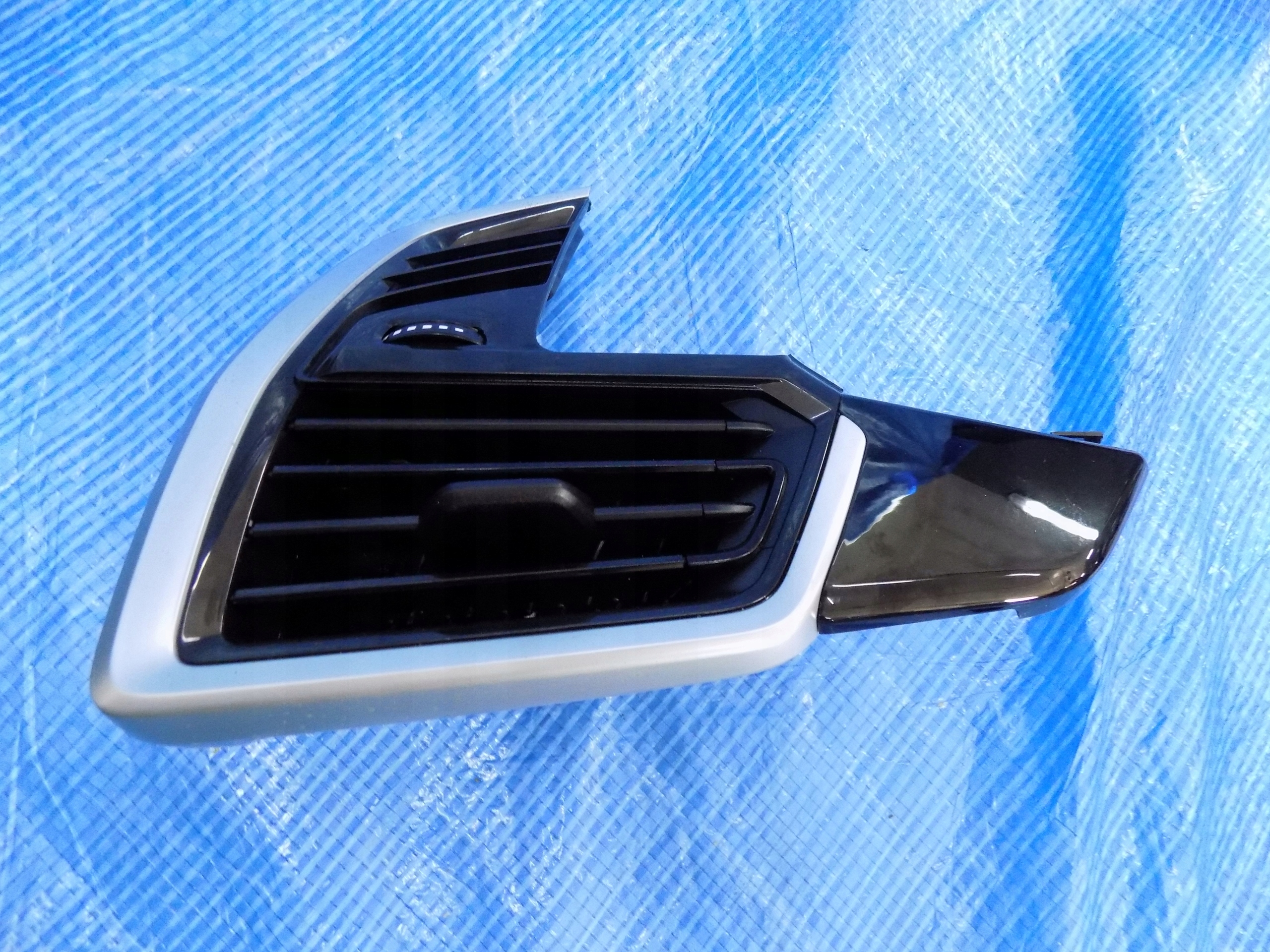 grid air conditioning devices consoles left BMW X5 G05 20R 3,0 45E