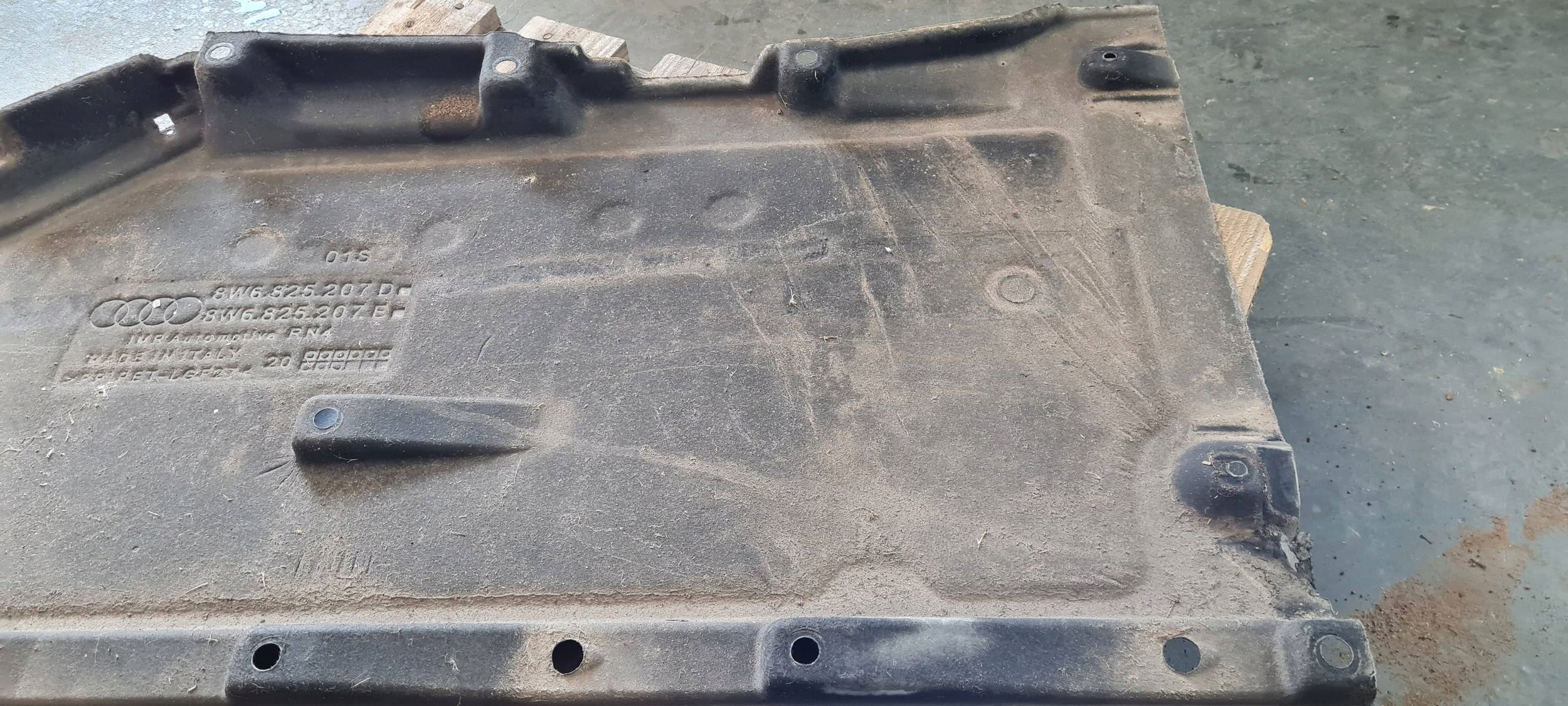 RS5 8W LIFT S5 A5 cover chassis left left front front 8W6825207D