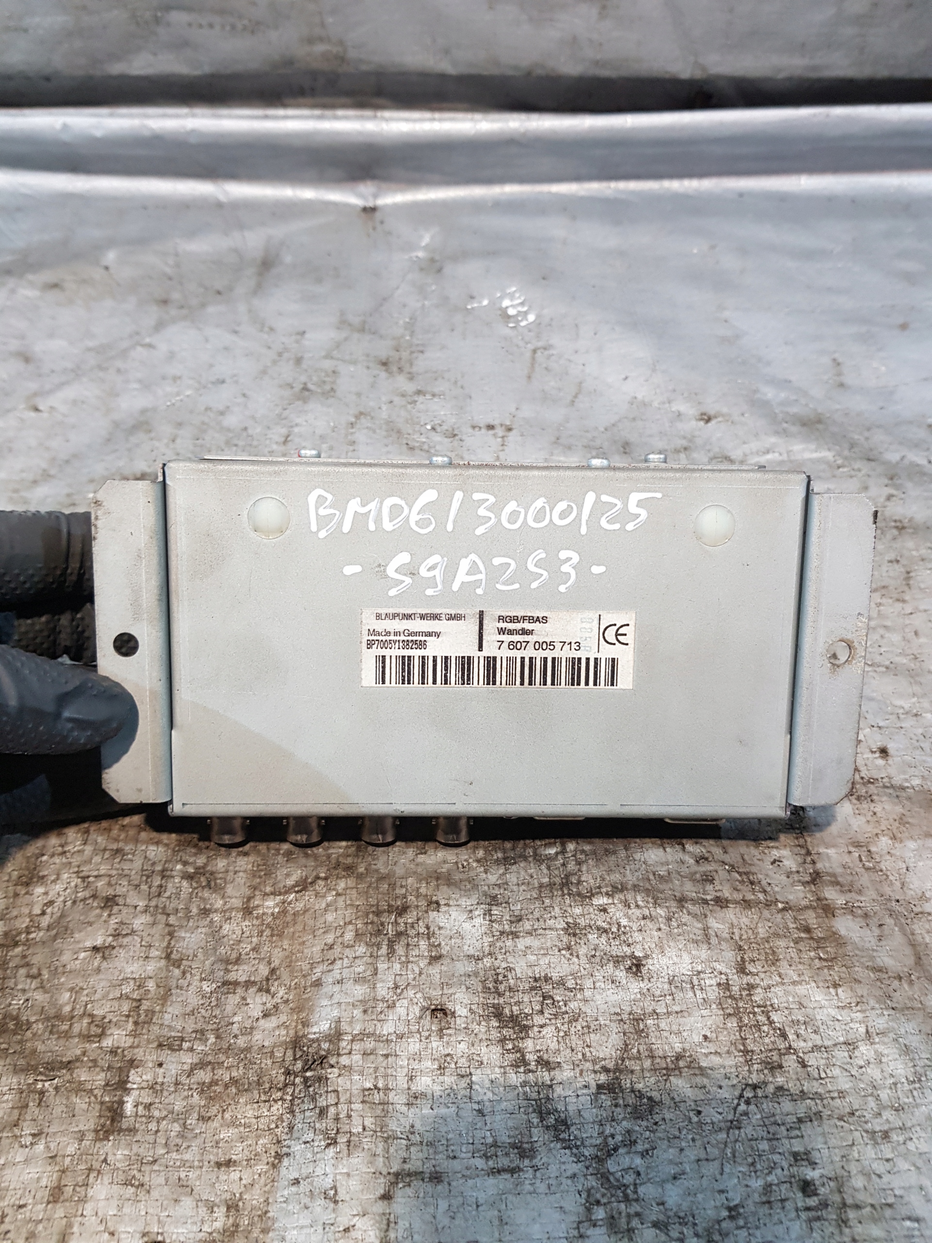 KONWERTER BLAUPUNKT RGB/FBAS RENAULT 7607005713