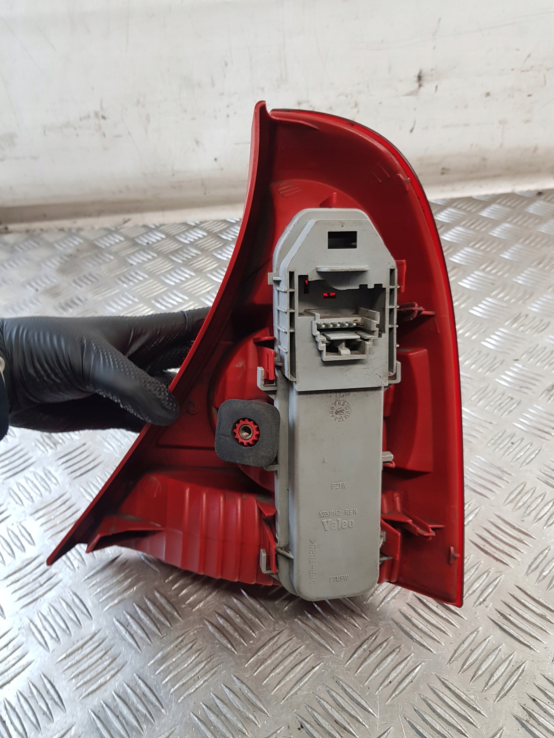 light left rear part + WKLAD 8200071413 RENAULT CLIO II 01R