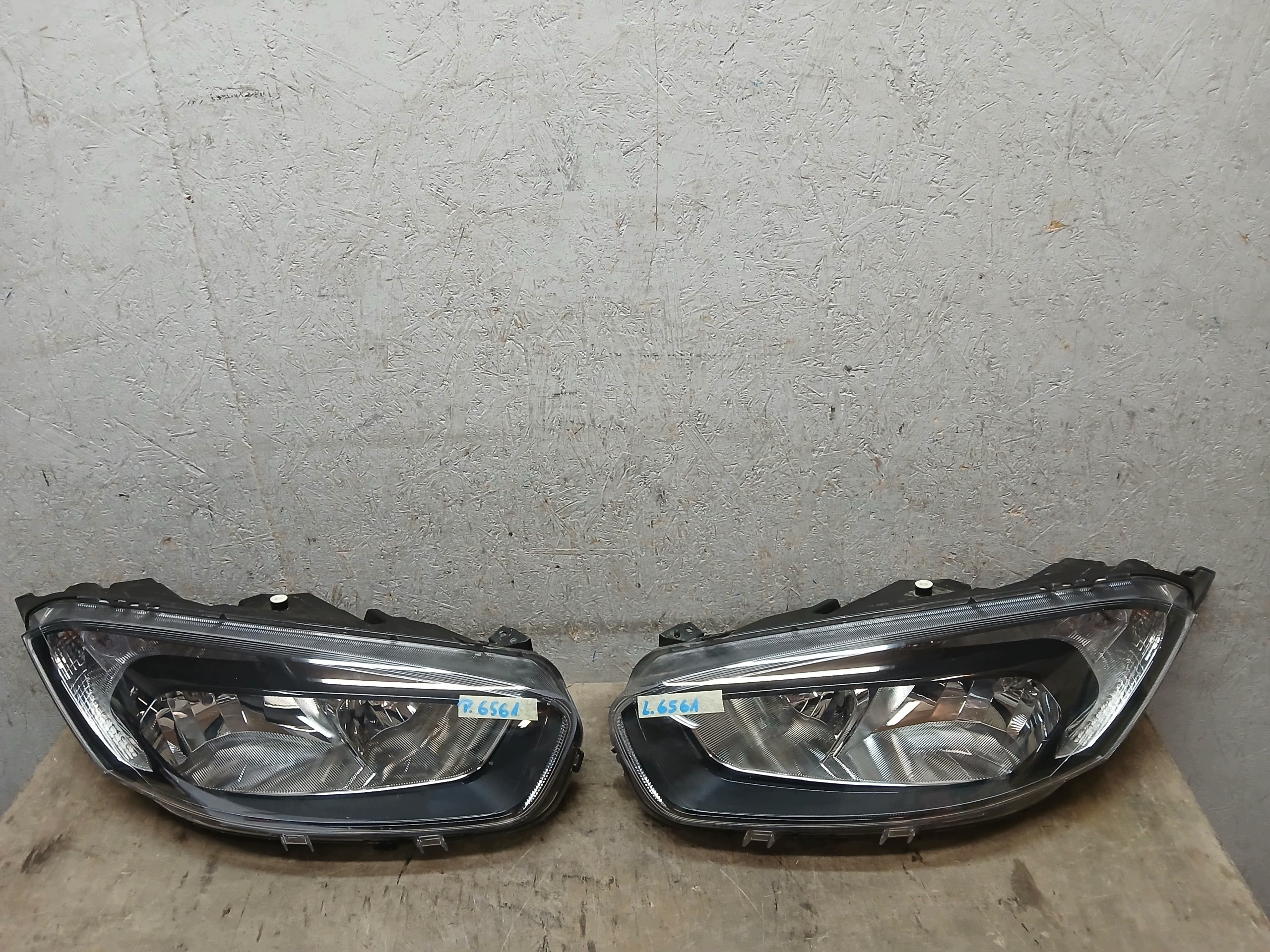 light lights front right left FORD COURIER MK2 14- JT76-13W030-CD