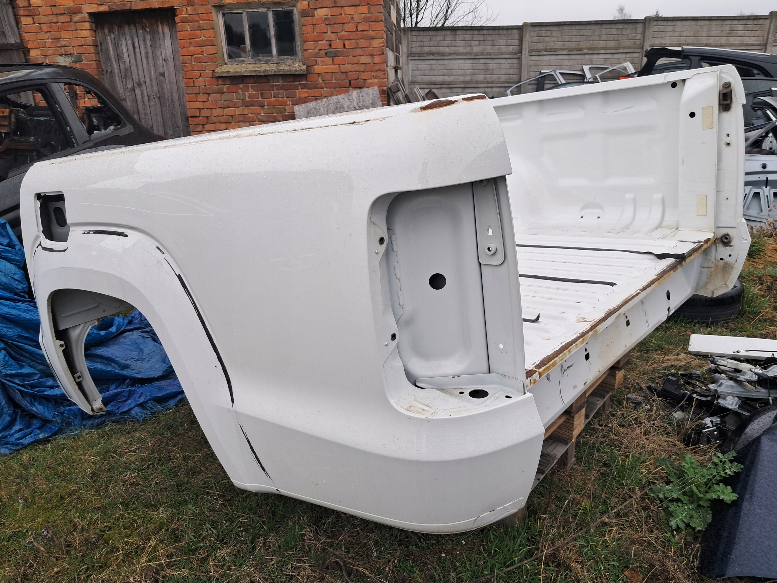 VW AMAROK I PAKA SKRZYNIA ŁADUNKOWA ZABUDOWA