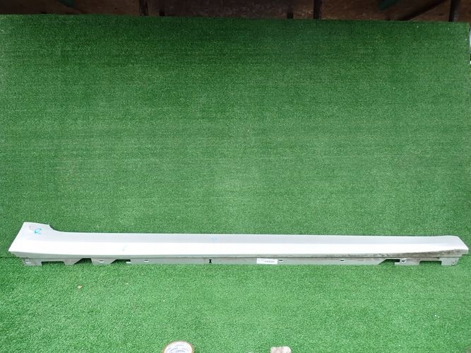 BMW G30 G31 5 17- moulding threshold right