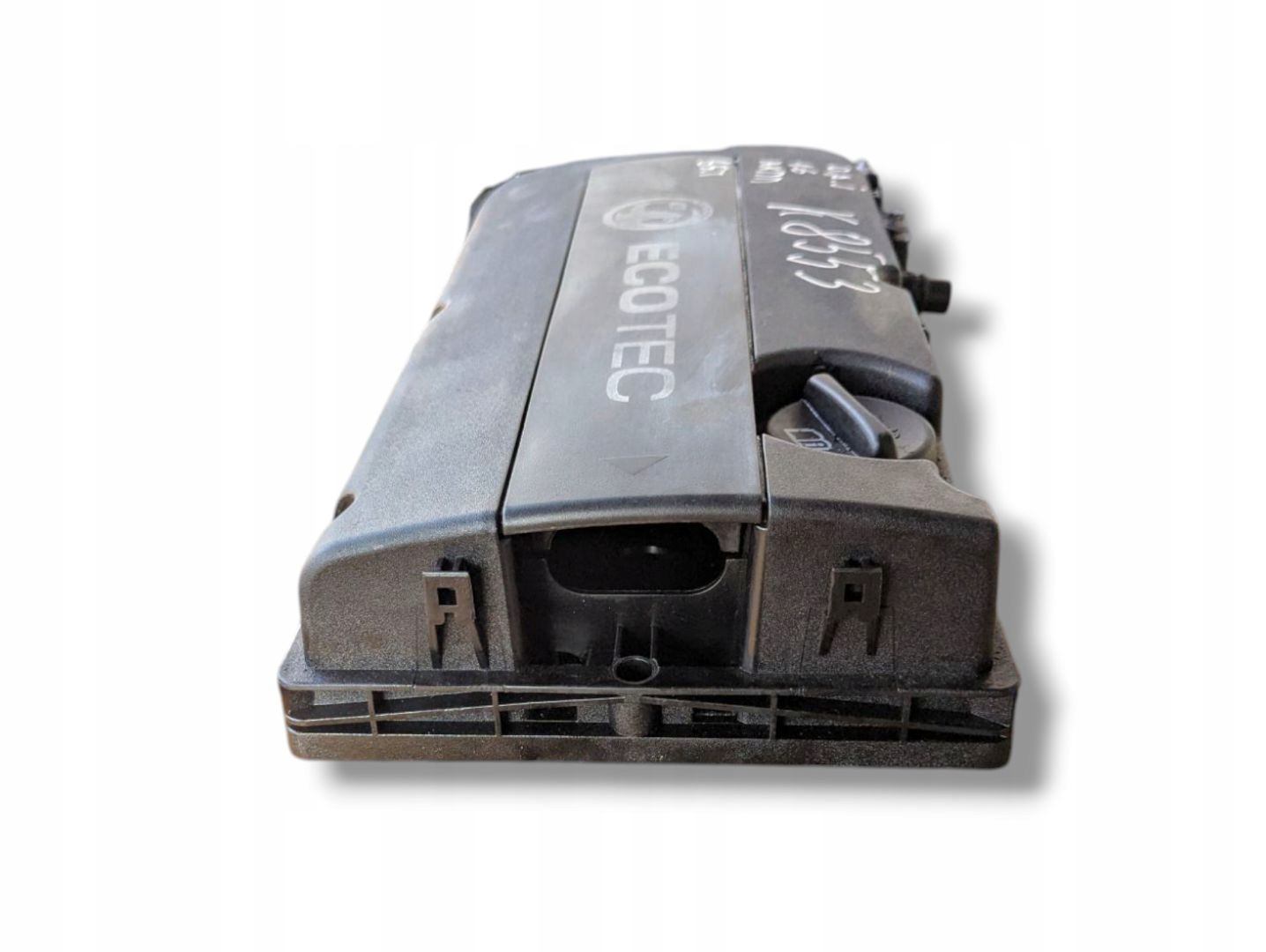 Abdeckung der Ventile Opel Astra J 2010 555564395