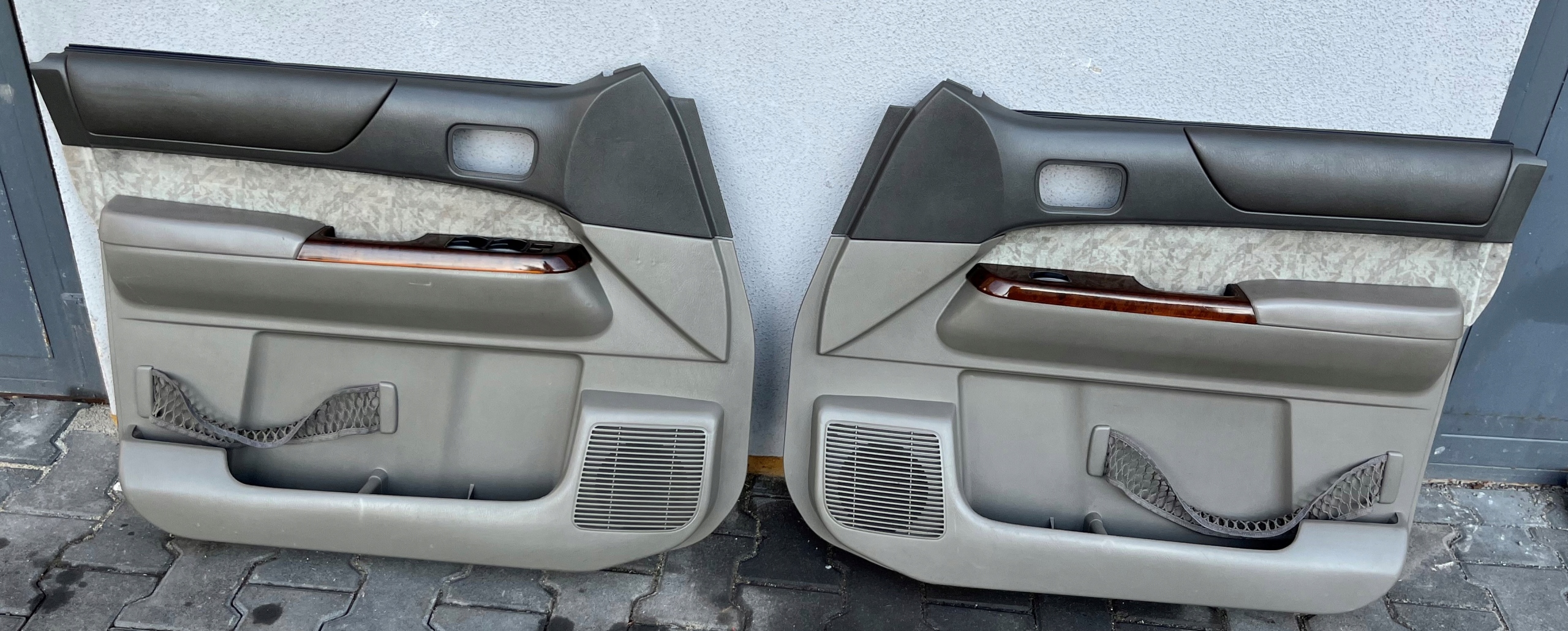 80977 VBO10 - Бекон оббивка двері лівий правий передній патруль Y61