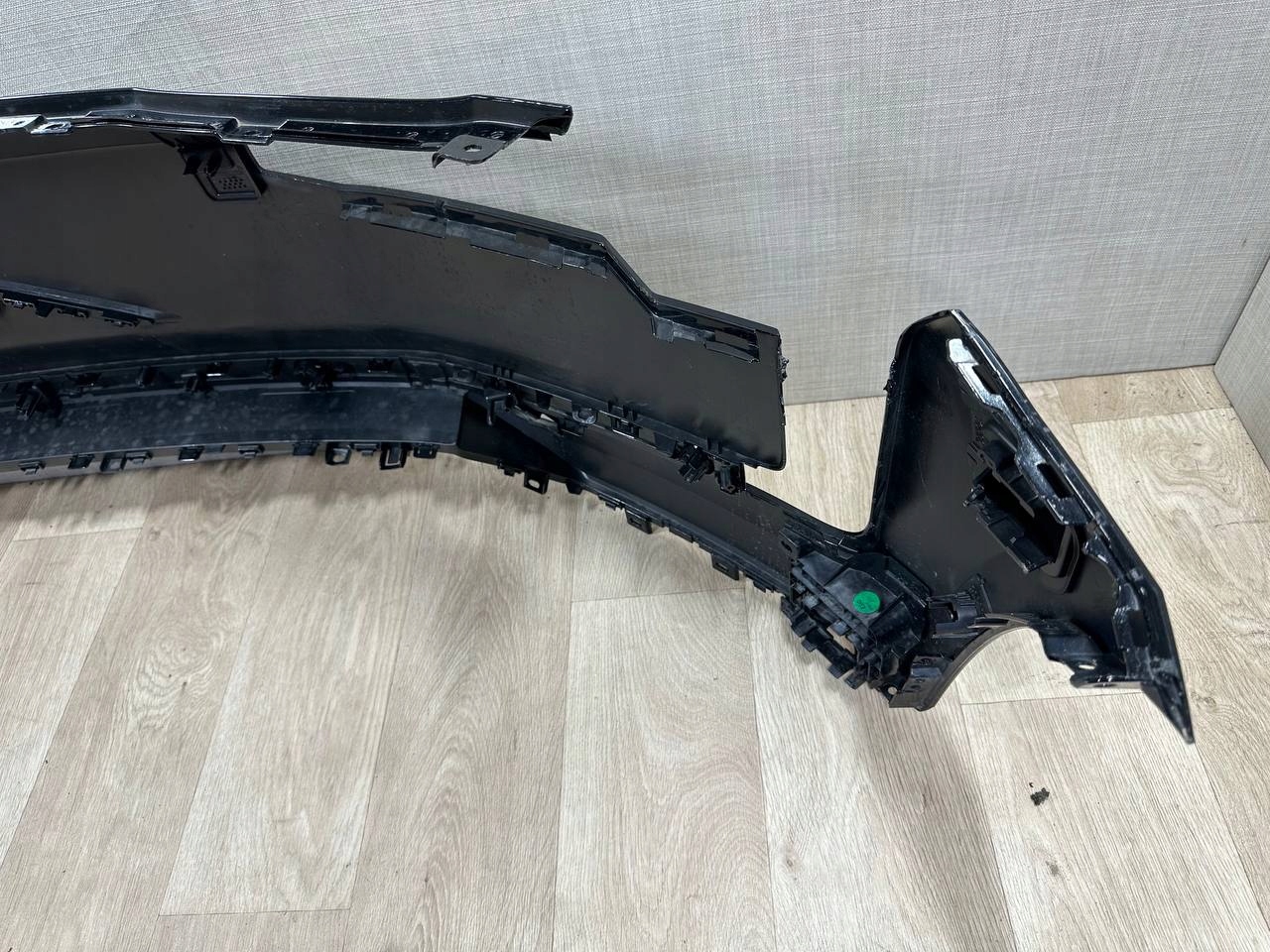 Volvo EX30 EX-30 2023-> bumper front front 31345658